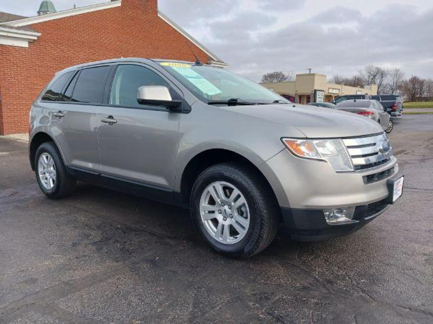 2008 Vapor Silver Metallic Ford Edge SEL AWD (2FMDK48CX8B) with an 3.5L V6 DOHC 24V engine, 6-Speed Automatic transmission, located at 401 Woodman Dr, Riverside, OH, 45431, (937) 908-9800, 39.760899, -84.123421 - Photo#0