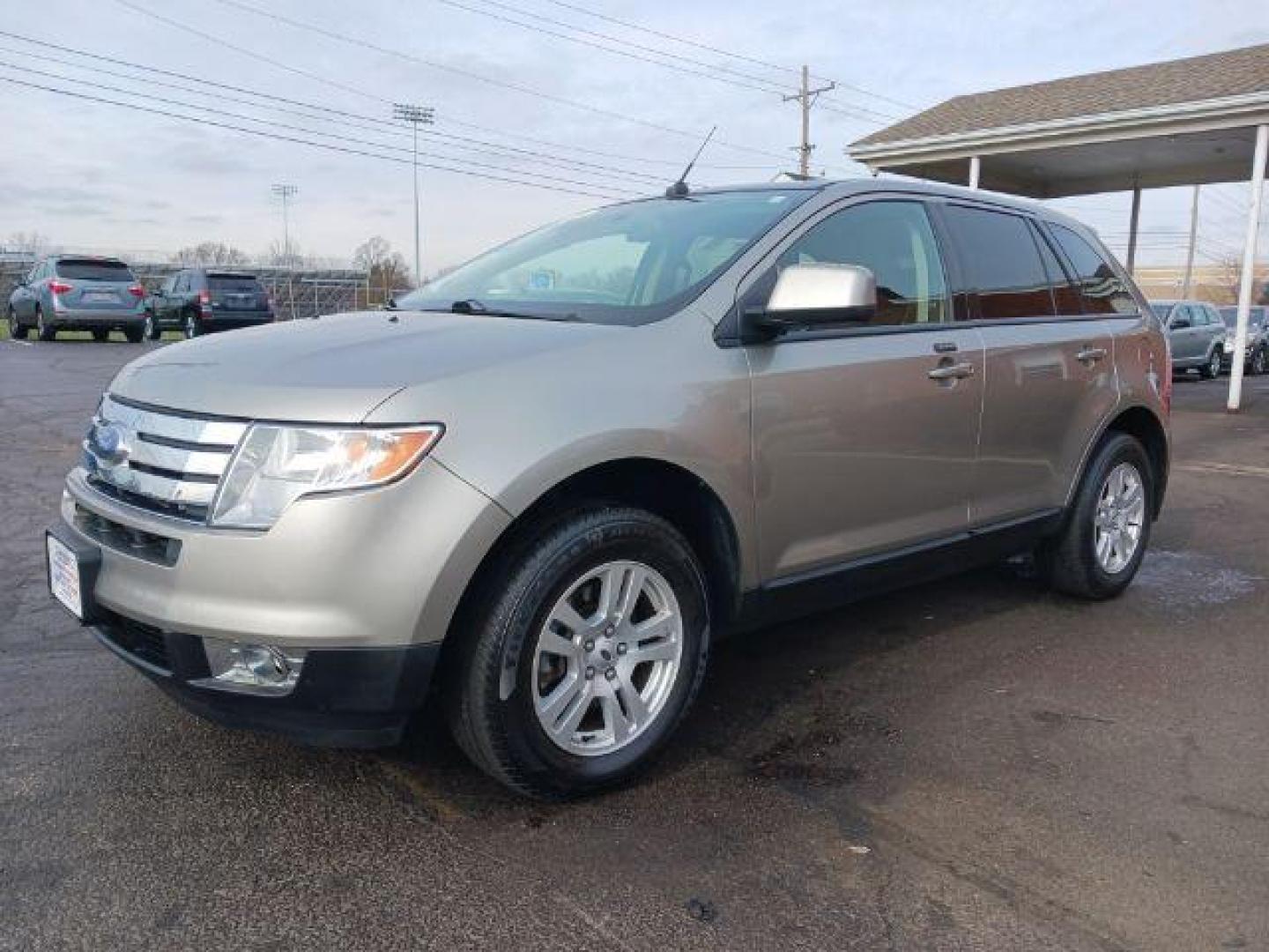 2008 Vapor Silver Metallic Ford Edge SEL AWD (2FMDK48CX8B) with an 3.5L V6 DOHC 24V engine, 6-Speed Automatic transmission, located at 401 Woodman Dr, Riverside, OH, 45431, (937) 908-9800, 39.760899, -84.123421 - Photo#2