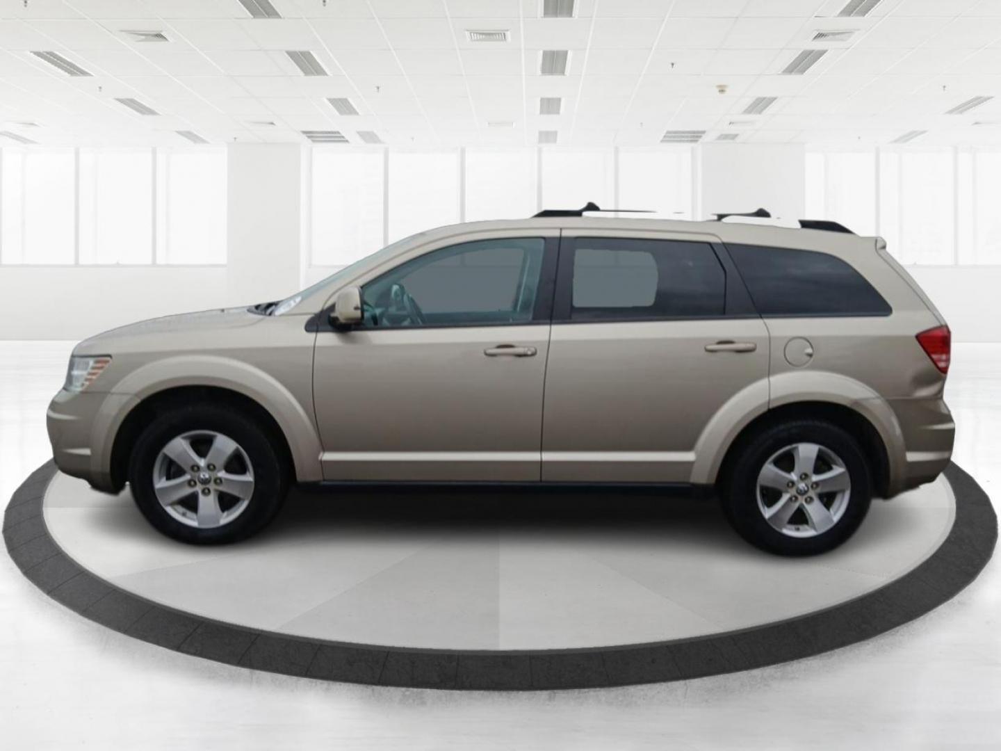 2009 Light Sandstone Metallic Dodge Journey SXT (3D4GG57V09T) with an 3.5L V6 SOHC 24V engine, 6-Speed Automatic Overdrive transmission, located at 1230 East Main St, Xenia, OH, 45385, (937) 908-9800, 39.688026, -83.910172 - Photo#5