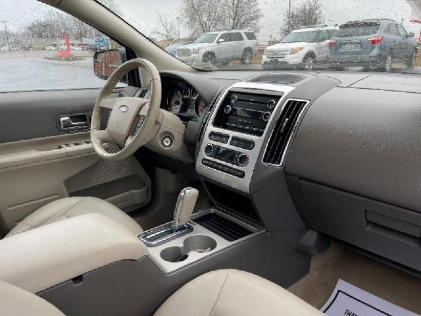 2009 Black Ford Edge SEL FWD (2FMDK38C29B) with an 3.5L V6 DOHC 24V engine, 6-Speed Automatic transmission, located at 1230 East Main St, Xenia, OH, 45385, (937) 908-9800, 39.688026, -83.910172 - Photo#8