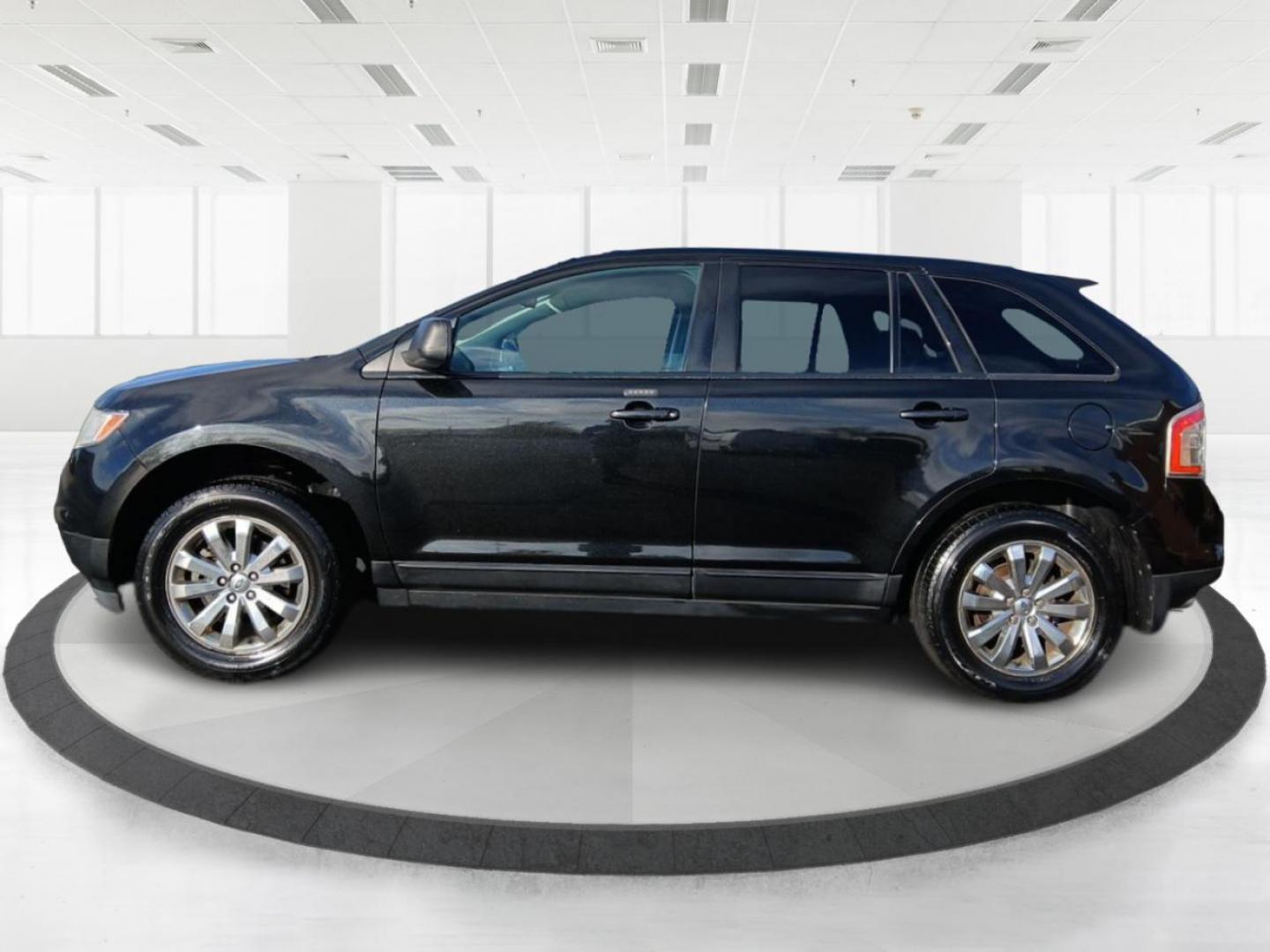 2010 Tuxedo Black Metallic Ford Edge SEL FWD (2FMDK3JC3AB) with an 3.5L V6 DOHC 24V engine, 6-Speed Automatic transmission, located at 1099 N County Rd 25A , Troy, OH, 45373, (937) 908-9800, 40.057079, -84.212883 - Photo#5