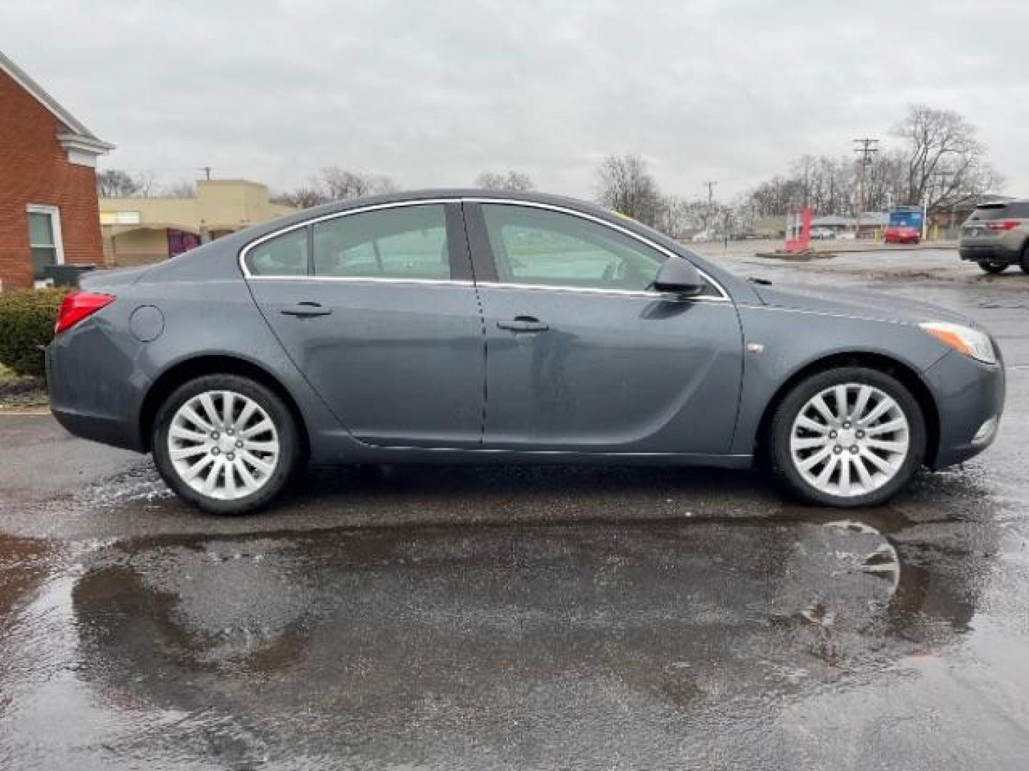 2011 Granite Grey Metallic Buick Regal CXL - 6XL (2G4GU5GC6B9) with an 2.4L L4 DOHC 16V engine, 6-Speed Automatic transmission, located at 4508 South Dixie Dr, Moraine, OH, 45439, (937) 908-9800, 39.689976, -84.218452 - Photo#5