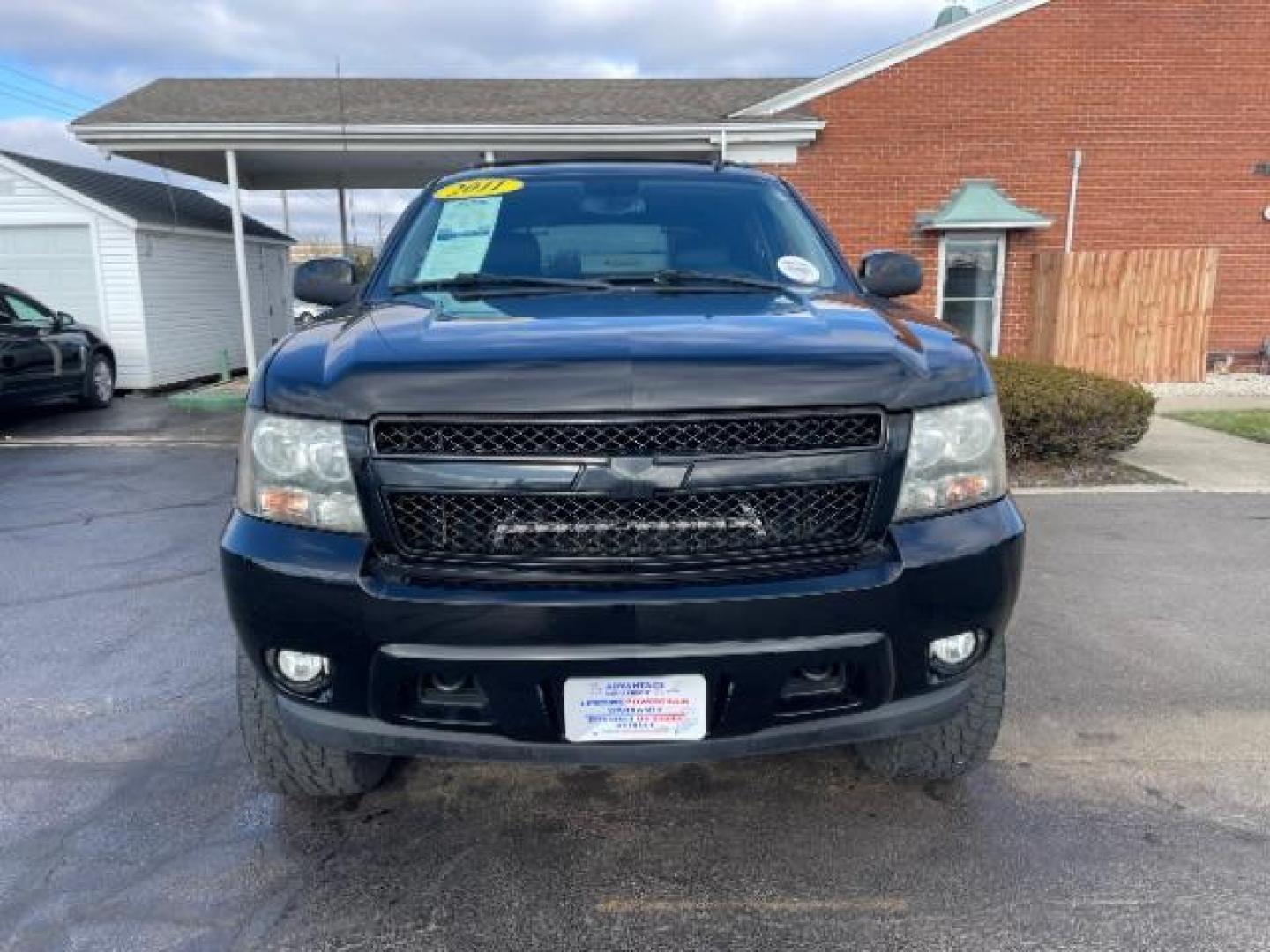 2011 Black Chevrolet Avalanche LTZ 4WD (3GNTKGE30BG) with an 5.3L V8 OHV 16V FFV engine, 4-Speed Automatic transmission, located at 401 Woodman Dr, Riverside, OH, 45431, (937) 908-9800, 39.760899, -84.123421 - Photo#5