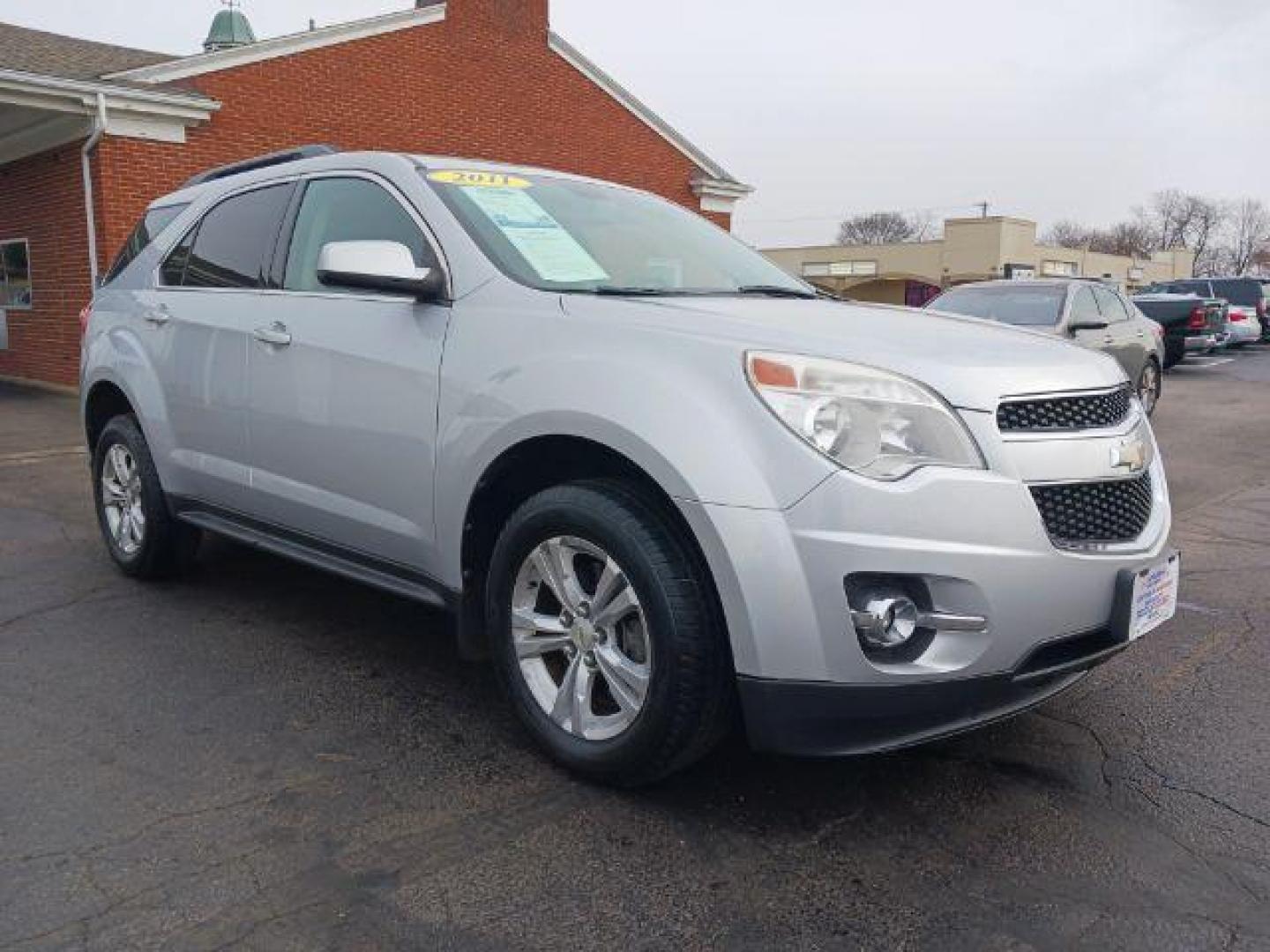 2011 Silver Ice Metallic Chevrolet Equinox 2LT 2WD (2CNALPEC4B6) with an 2.4L L4 DOHC 16V engine, 6-Speed Automatic transmission, located at 1184 Kauffman Ave, Fairborn, OH, 45324, (937) 908-9800, 39.807072, -84.030914 - Photo#0