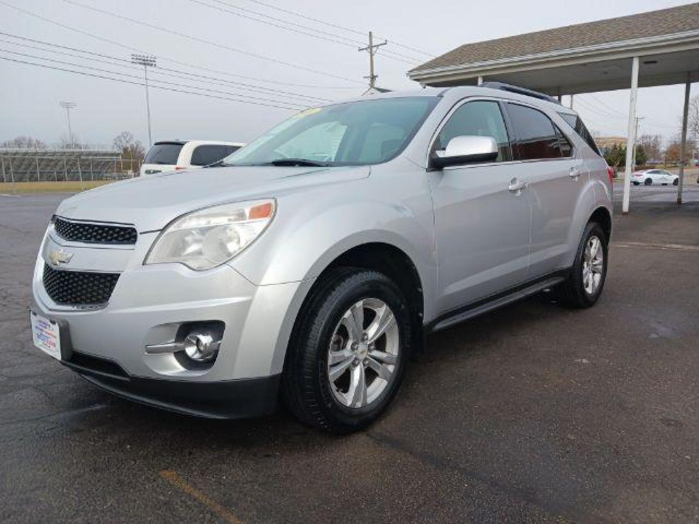 2011 Silver Ice Metallic Chevrolet Equinox 2LT 2WD (2CNALPEC4B6) with an 2.4L L4 DOHC 16V engine, 6-Speed Automatic transmission, located at 1184 Kauffman Ave, Fairborn, OH, 45324, (937) 908-9800, 39.807072, -84.030914 - Photo#2