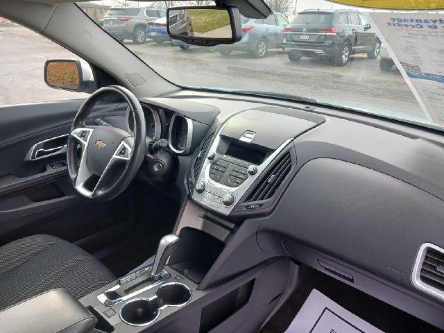 2011 Silver Ice Metallic Chevrolet Equinox 2LT 2WD (2CNALPEC4B6) with an 2.4L L4 DOHC 16V engine, 6-Speed Automatic transmission, located at 1184 Kauffman Ave, Fairborn, OH, 45324, (937) 908-9800, 39.807072, -84.030914 - Photo#8