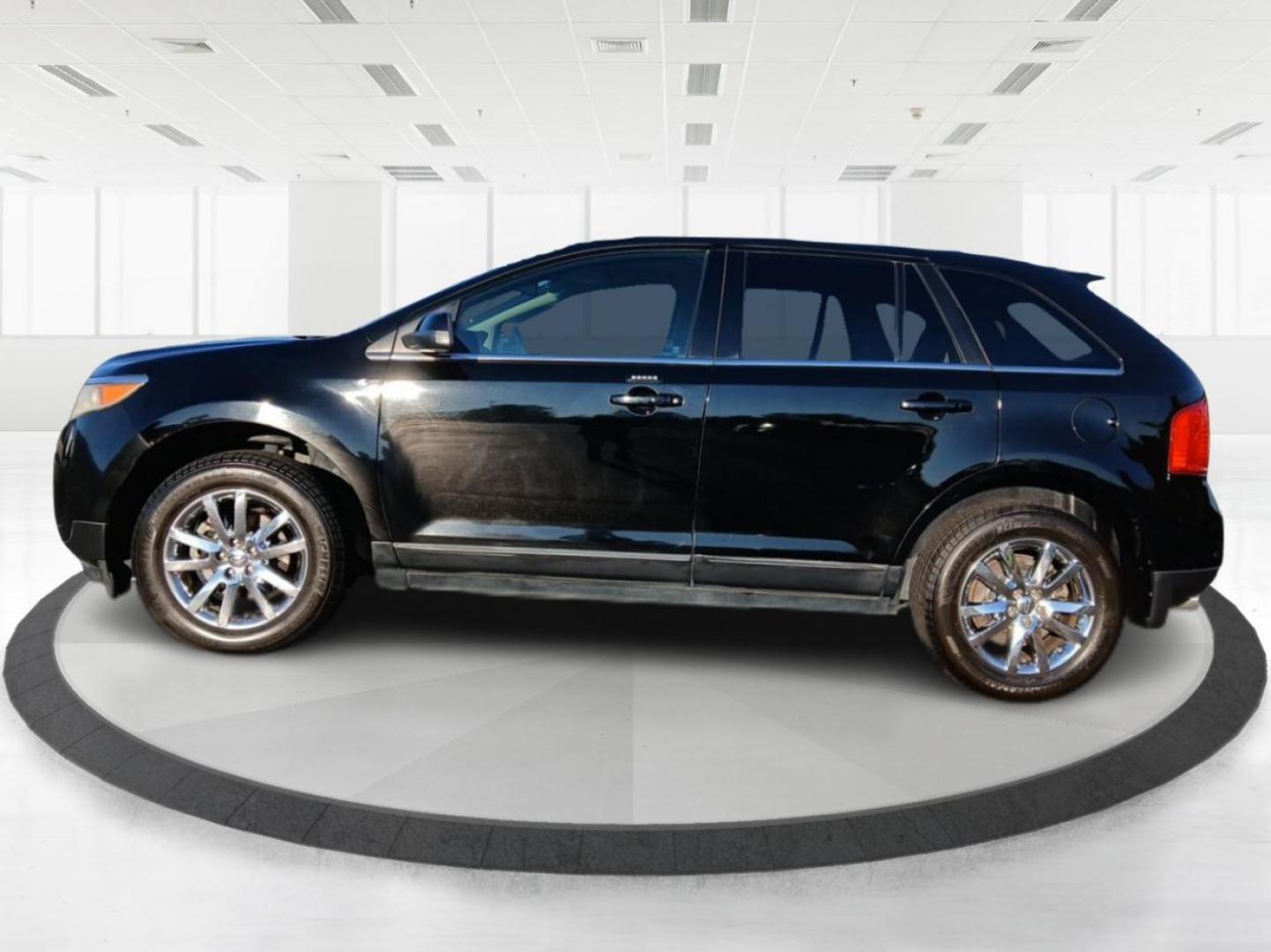 2011 Tuxedo Black Metallic Ford Edge Limited FWD (2FMDK3KC4BB) with an 3.5L V6 DOHC 24V engine, 6-Speed Automatic transmission, located at 401 Woodman Dr, Riverside, OH, 45431, (937) 908-9800, 39.760899, -84.123421 - Photo#5