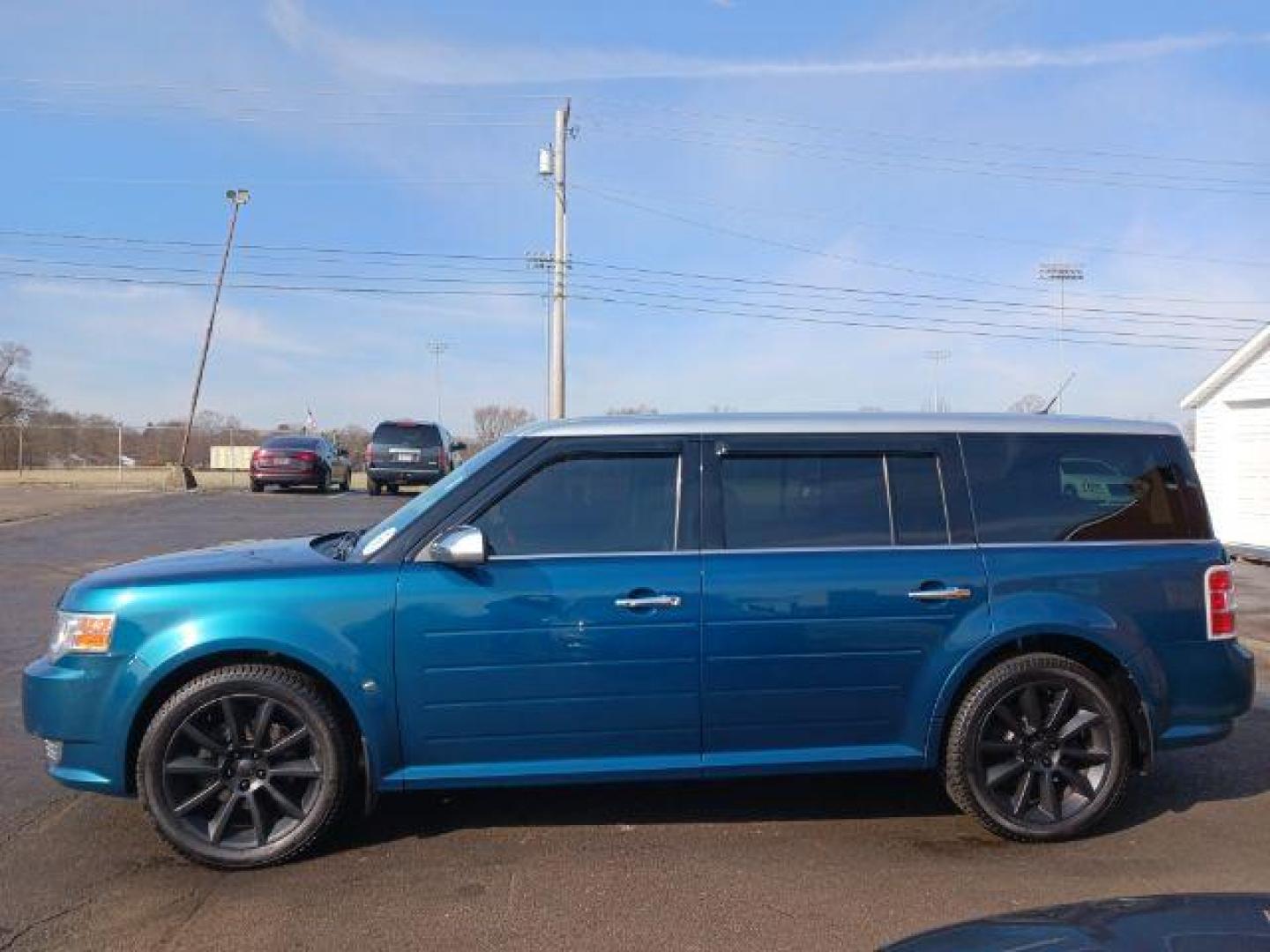 2011 Earth Metallic Ford Flex Limited AWD (2FMHK6DC9BB) with an 3.5L V6 DOHC 24V engine, 6-Speed Automatic Overdrive transmission, located at 1099 N County Rd 25A , Troy, OH, 45373, (937) 908-9800, 40.057079, -84.212883 - Photo#3