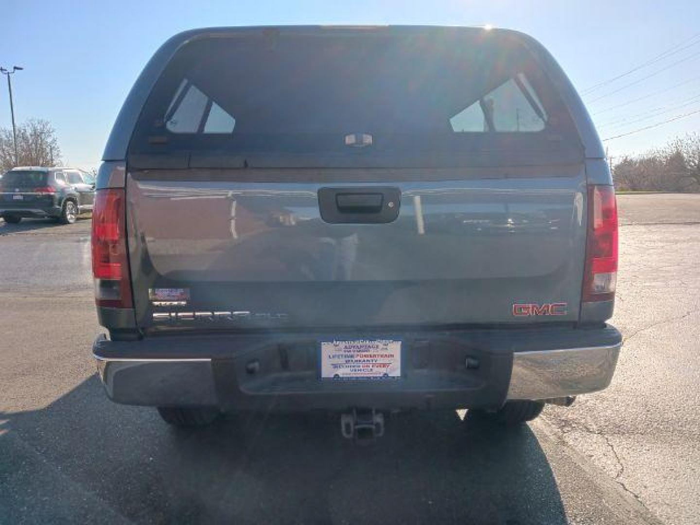 2011 Midnight Blue Metallic GMC Sierra 1500 SLE Ext. Cab 4WD (1GTR2VE32BZ) with an 5.3L V8 OHV 16V FFV engine, 6-Speed Automatic transmission, located at 1184 Kauffman Ave, Fairborn, OH, 45324, (937) 908-9800, 39.807072, -84.030914 - Photo#5