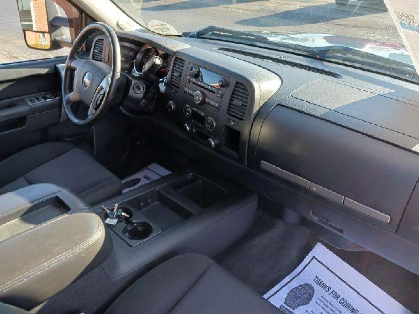 2011 Midnight Blue Metallic GMC Sierra 1500 SLE Ext. Cab 4WD (1GTR2VE32BZ) with an 5.3L V8 OHV 16V FFV engine, 6-Speed Automatic transmission, located at 1184 Kauffman Ave, Fairborn, OH, 45324, (937) 908-9800, 39.807072, -84.030914 - Photo#8