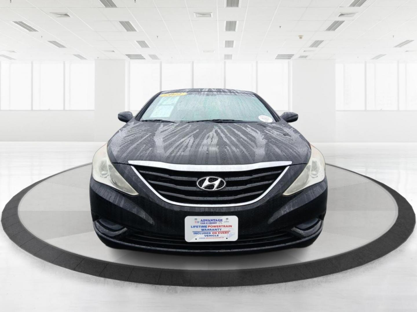 2011 Hyundai Sonata GLS Auto (5NPEB4AC5BH) with an 2.4L L4 DOHC 16V engine, 6-Speed Automatic transmission, located at 1099 N County Rd 25A , Troy, OH, 45373, (937) 908-9800, 40.057079, -84.212883 - 2011 Hyundai Sonata GLS Auto - Photo#6