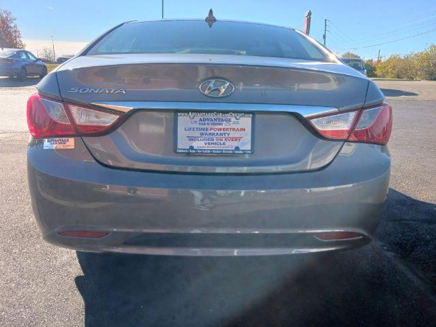 2011 Harbor Gray Metallic Hyundai Sonata GLS Auto (5NPEB4AC0BH) with an 2.4L L4 DOHC 16V engine, 6-Speed Automatic transmission, located at 1099 N County Rd 25A , Troy, OH, 45373, (937) 908-9800, 40.057079, -84.212883 - Photo#5