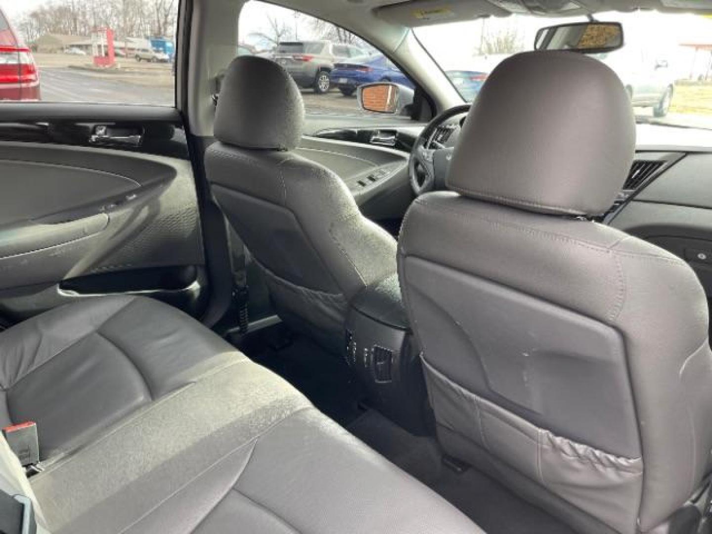 2011 Radiant Silver Metallic Hyundai Sonata Limited Auto (5NPEC4AC6BH) with an 2.4L L4 DOHC 16V engine, 6-Speed Automatic transmission, located at 880 E. National Road, Vandalia, OH, 45377, (937) 908-9800, 39.891918, -84.183594 - Photo#9