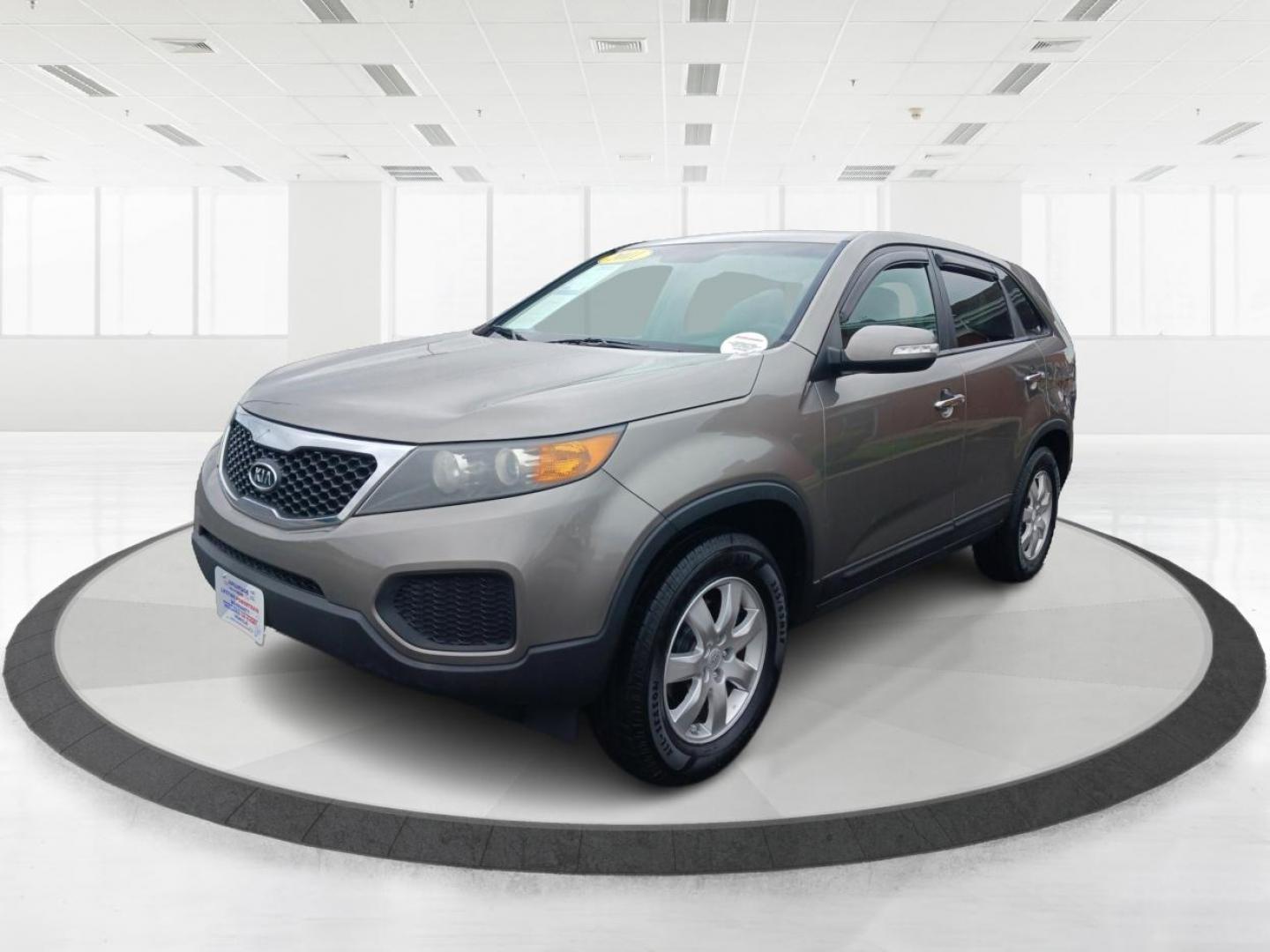 2011 Titanium Silver Kia Sorento (5XYKT3A18BG) with an 2.4L L4 DOHC 16V engine, 6-Speed Automatic transmission, located at 1951 S Dayton Lakeview Rd., New Carlisle, OH, 45344, (937) 908-9800, 39.890999, -84.050255 - Photo#7