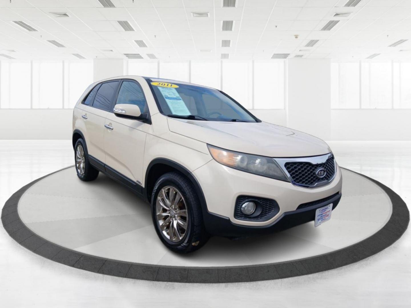 2011 Snow White Pearl Kia Sorento EX V6 4WD (5XYKUDA25BG) with an 3.5L V6 DOHC 24V engine, 6-Speed Automatic transmission, located at 1184 Kauffman Ave, Fairborn, OH, 45324, (937) 908-9800, 39.807072, -84.030914 - Photo#0