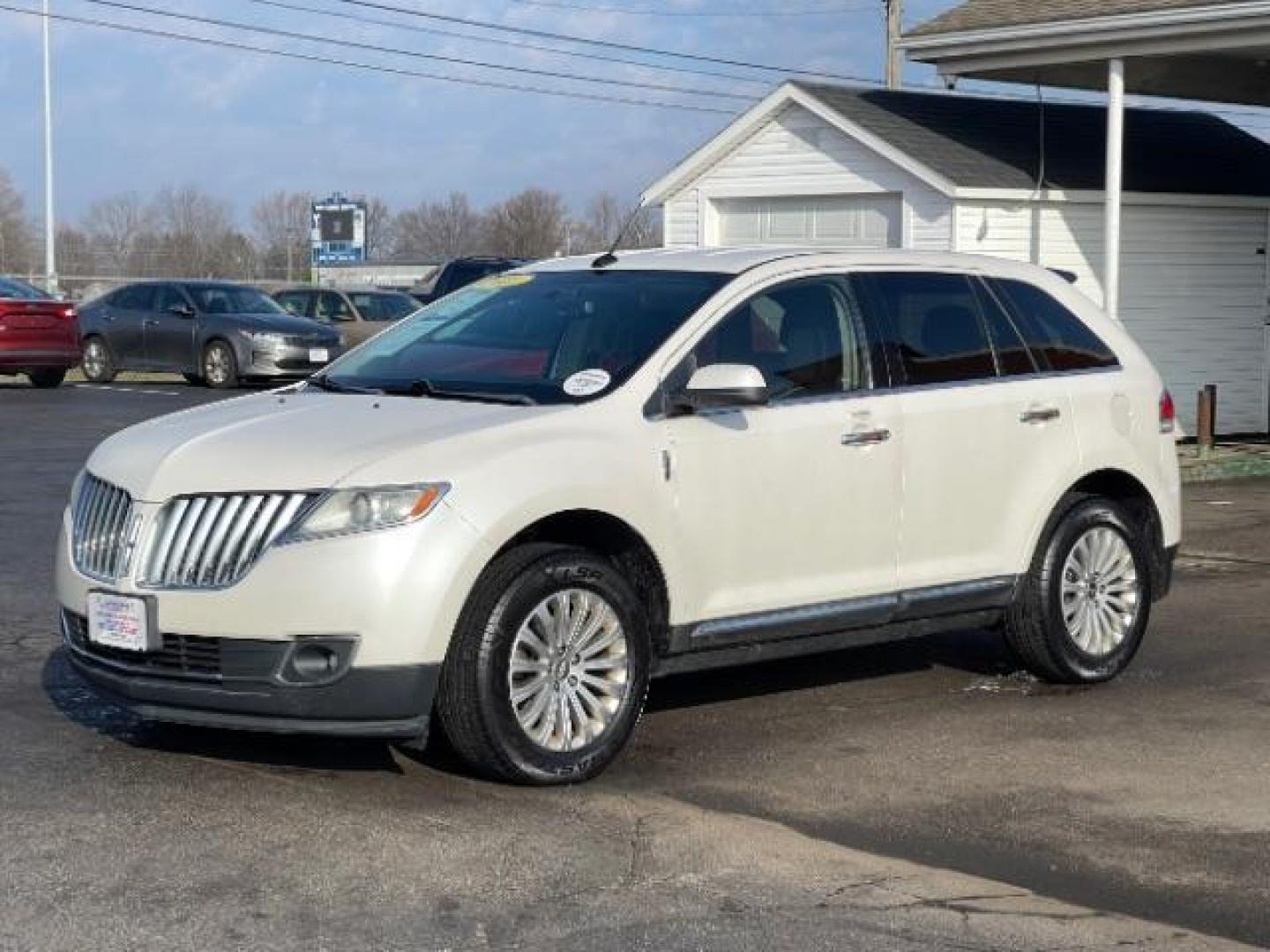 2011 White Platinum Metallic Tri Coat Lincoln MKX FWD (2LMDJ6JK8BB) with an 3.7L V6 DOHC 24V engine, 6-Speed Automatic transmission, located at 1099 N County Rd 25A , Troy, OH, 45373, (937) 908-9800, 40.057079, -84.212883 - Photo#1