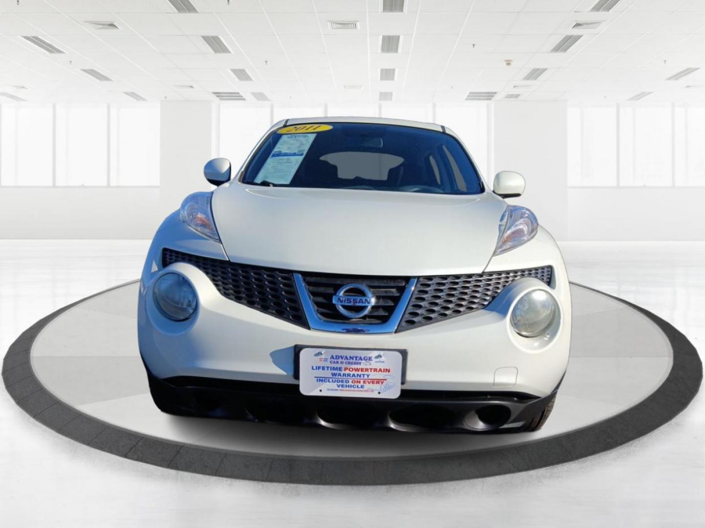 2011 White Pearl Nissan Juke S FWD (JN8AF5MR9BT) with an 1.6L L4 DOHC 16V engine, CVT transmission, located at 1184 Kauffman Ave, Fairborn, OH, 45324, (937) 908-9800, 39.807072, -84.030914 - Photo#6