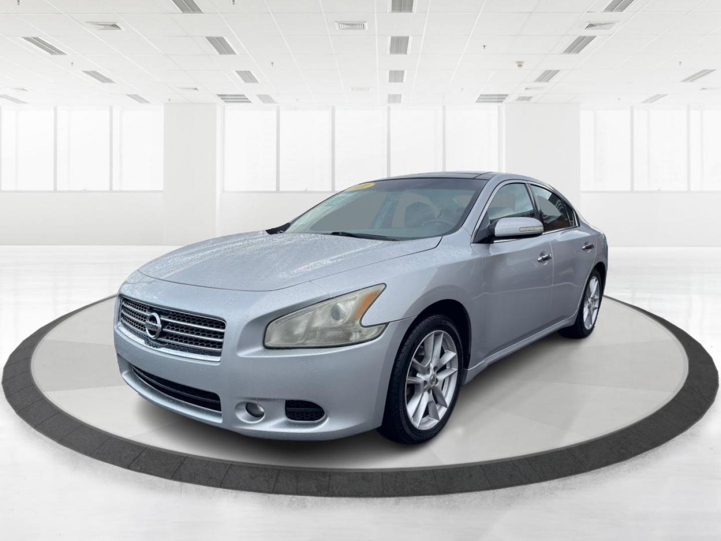 2011 Brilliant Silver Metallic Nissan Maxima SV (1N4AA5AP2BC) with an 3.5L V6 DOHC 24V engine, Continuously Variable Transmission transmission, located at 4508 South Dixie Dr, Moraine, OH, 45439, (937) 908-9800, 39.689976, -84.218452 - Photo#7