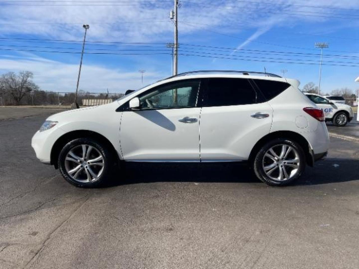 2011 Glacier Pearl Nissan Murano LE AWD (JN8AZ1MW8BW) with an 3.5L V6 DOHC 24V engine, Continuously Variable Transmission transmission, located at 401 Woodman Dr, Riverside, OH, 45431, (937) 908-9800, 39.760899, -84.123421 - Photo#5