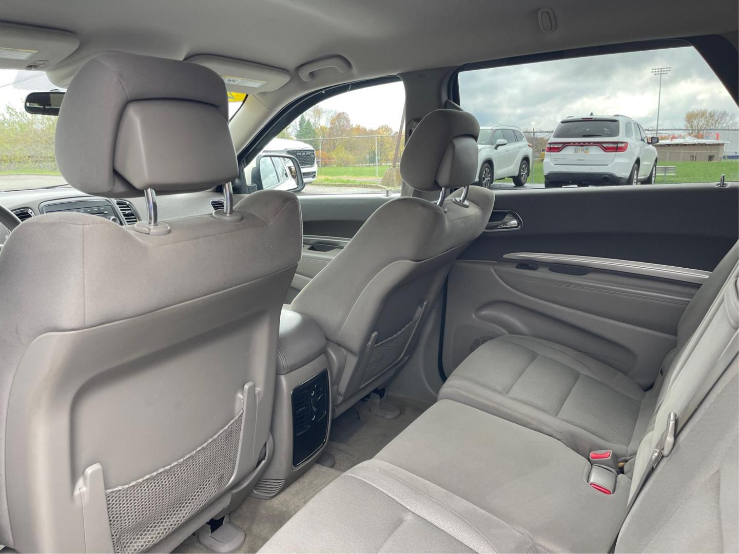 2012 White Gold Dodge Durango SXT AWD (1C4RDJAGXCC) with an 3.6L V6 DOHC 24V engine, 5-Speed Automatic transmission, located at 1184 Kauffman Ave, Fairborn, OH, 45324, (937) 908-9800, 39.807072, -84.030914 - Photo#9