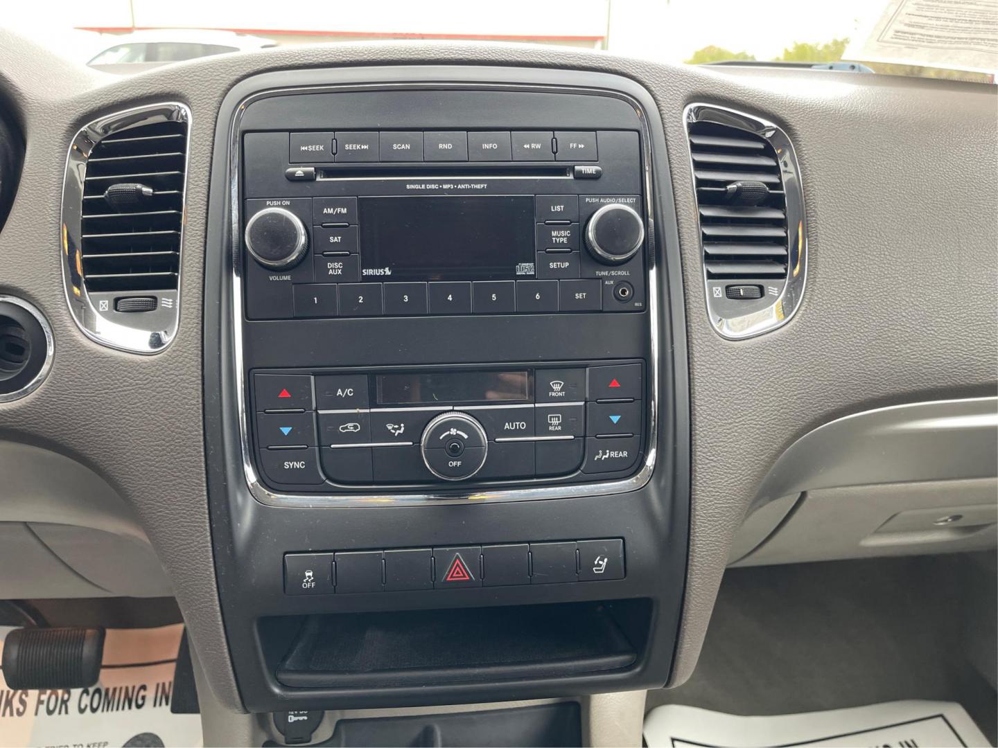 2012 White Gold Dodge Durango SXT AWD (1C4RDJAGXCC) with an 3.6L V6 DOHC 24V engine, 5-Speed Automatic transmission, located at 1184 Kauffman Ave, Fairborn, OH, 45324, (937) 908-9800, 39.807072, -84.030914 - Photo#12