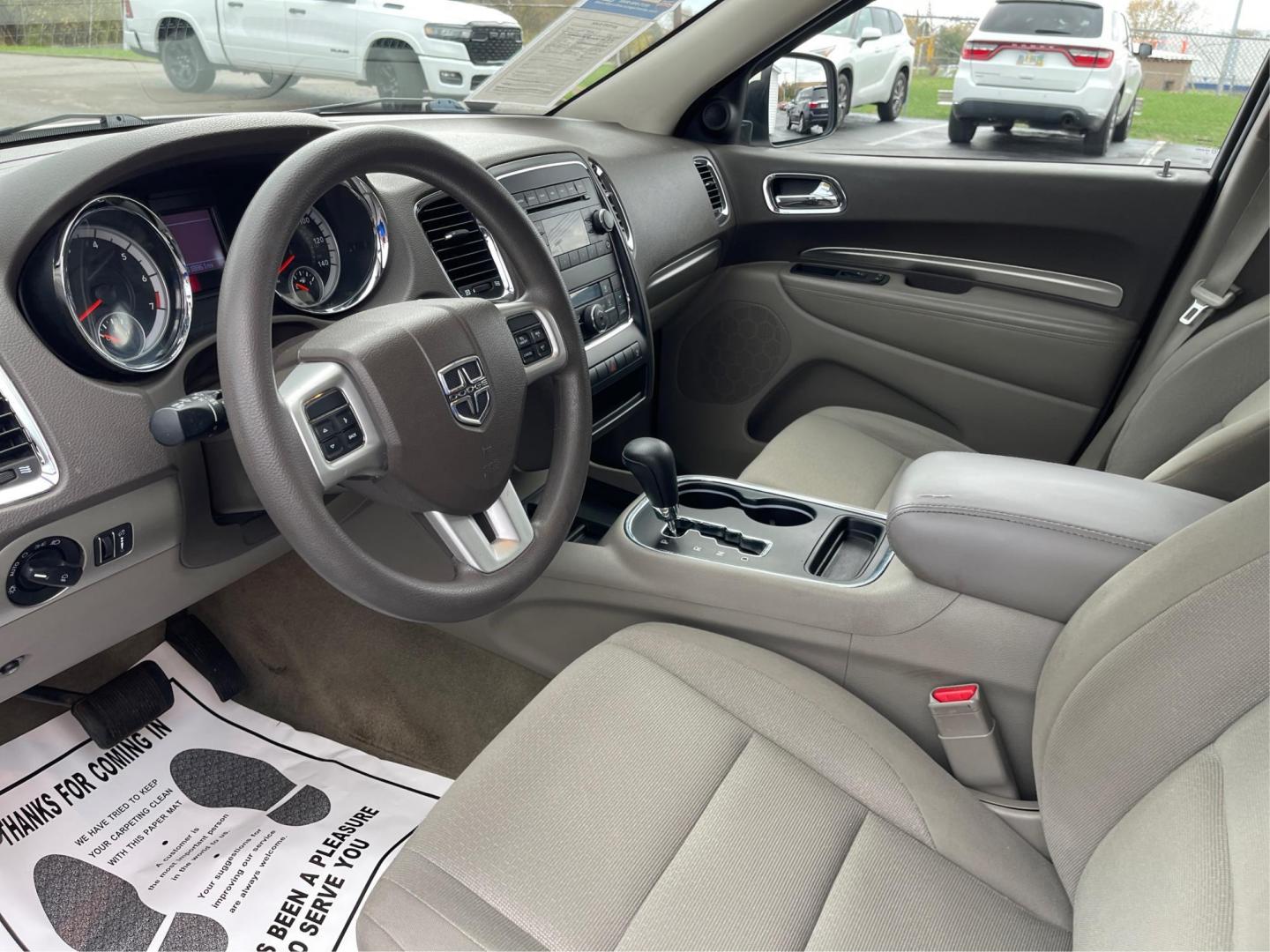 2012 White Gold Dodge Durango SXT AWD (1C4RDJAGXCC) with an 3.6L V6 DOHC 24V engine, 5-Speed Automatic transmission, located at 1184 Kauffman Ave, Fairborn, OH, 45324, (937) 908-9800, 39.807072, -84.030914 - Photo#8