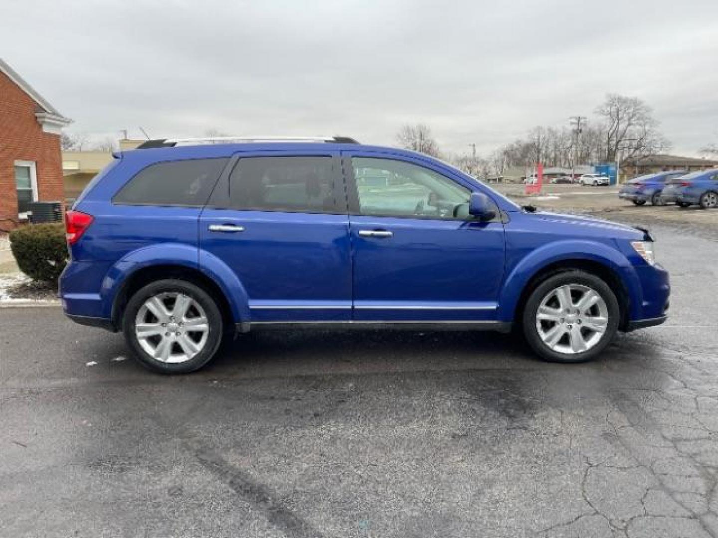 2012 Blue Pearl Coat Dodge Journey Crew (3C4PDCDG0CT) with an 3.6L V6 DOHC 24V engine, 6-Speed Automatic transmission, located at 1099 N County Rd 25A , Troy, OH, 45373, (937) 908-9800, 40.057079, -84.212883 - Photo#4