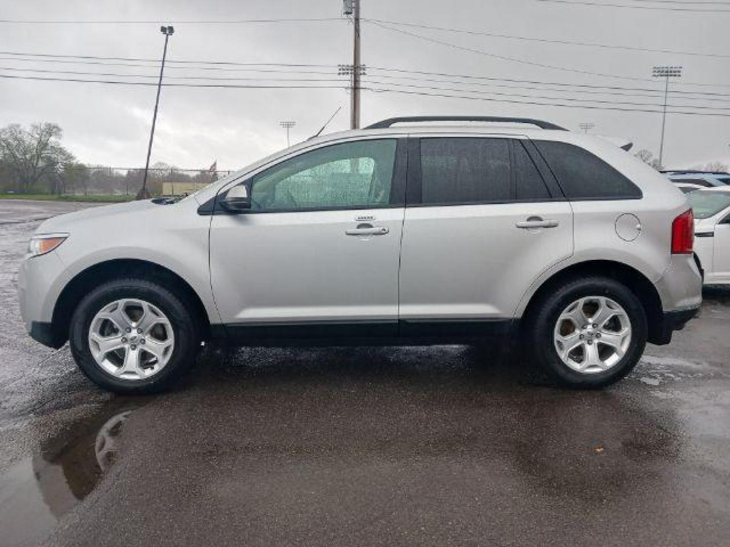 2012 Ingot Silver Metallic Ford Edge SEL AWD (2FMDK4JC6CB) with an 3.5L V6 DOHC 24V engine, 6-Speed Automatic transmission, located at 401 Woodman Dr, Riverside, OH, 45431, (937) 908-9800, 39.760899, -84.123421 - Photo#3