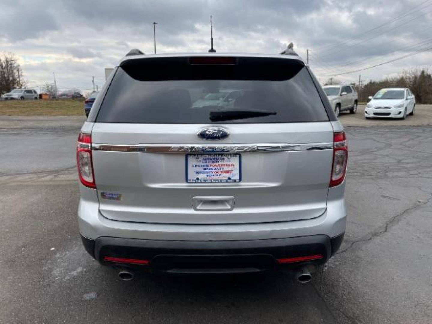 2012 Ingot Silver Metallic Ford Explorer Base FWD (1FMHK7B86CG) with an 3.5L V6 DOHC 24V engine, 6-Speed Automatic transmission, located at 1099 N County Rd 25A , Troy, OH, 45373, (937) 908-9800, 40.057079, -84.212883 - Photo#4