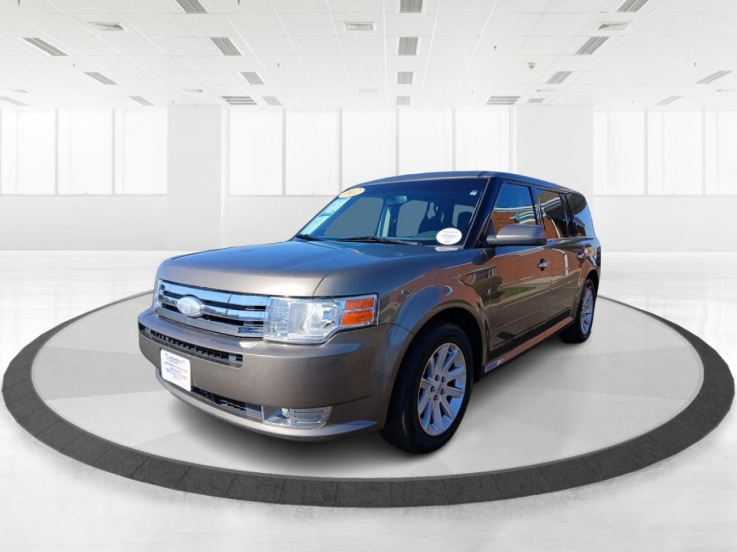 2012 Mineral Gray Metallic Ford Flex SEL FWD (2FMGK5CC2CB) with an 3.5L V6 DOHC 24V engine, 6-Speed Automatic Overdrive transmission, located at 1951 S Dayton Lakeview Rd., New Carlisle, OH, 45344, (937) 908-9800, 39.890999, -84.050255 - Photo#7