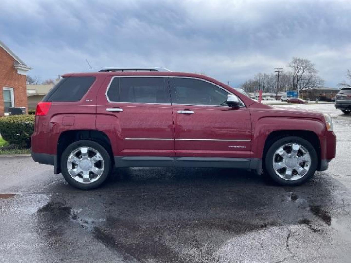 2012 Red GMC Terrain SLT2 AWD (2GKFLXE51C6) with an 3.0L V6 DOHC 24V engine, 6-Speed Automatic transmission, located at 401 Woodman Dr, Riverside, OH, 45431, (937) 908-9800, 39.760899, -84.123421 - Photo#3