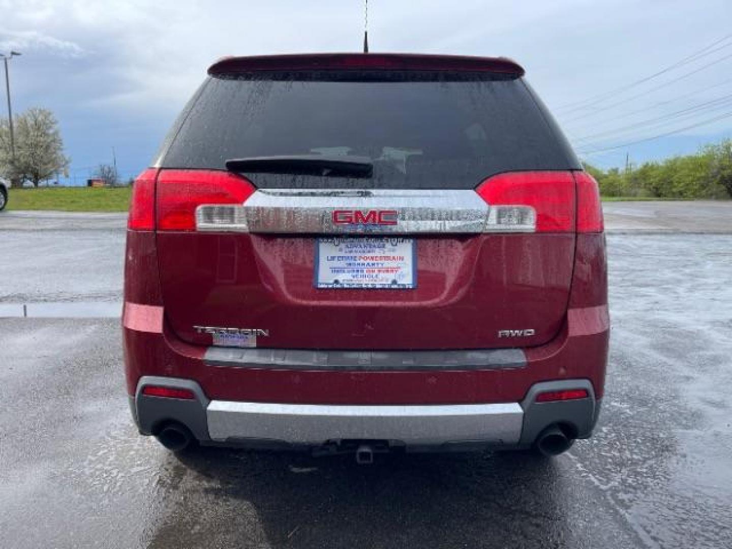 2012 Red GMC Terrain SLT2 AWD (2GKFLXE51C6) with an 3.0L V6 DOHC 24V engine, 6-Speed Automatic transmission, located at 401 Woodman Dr, Riverside, OH, 45431, (937) 908-9800, 39.760899, -84.123421 - Photo#5