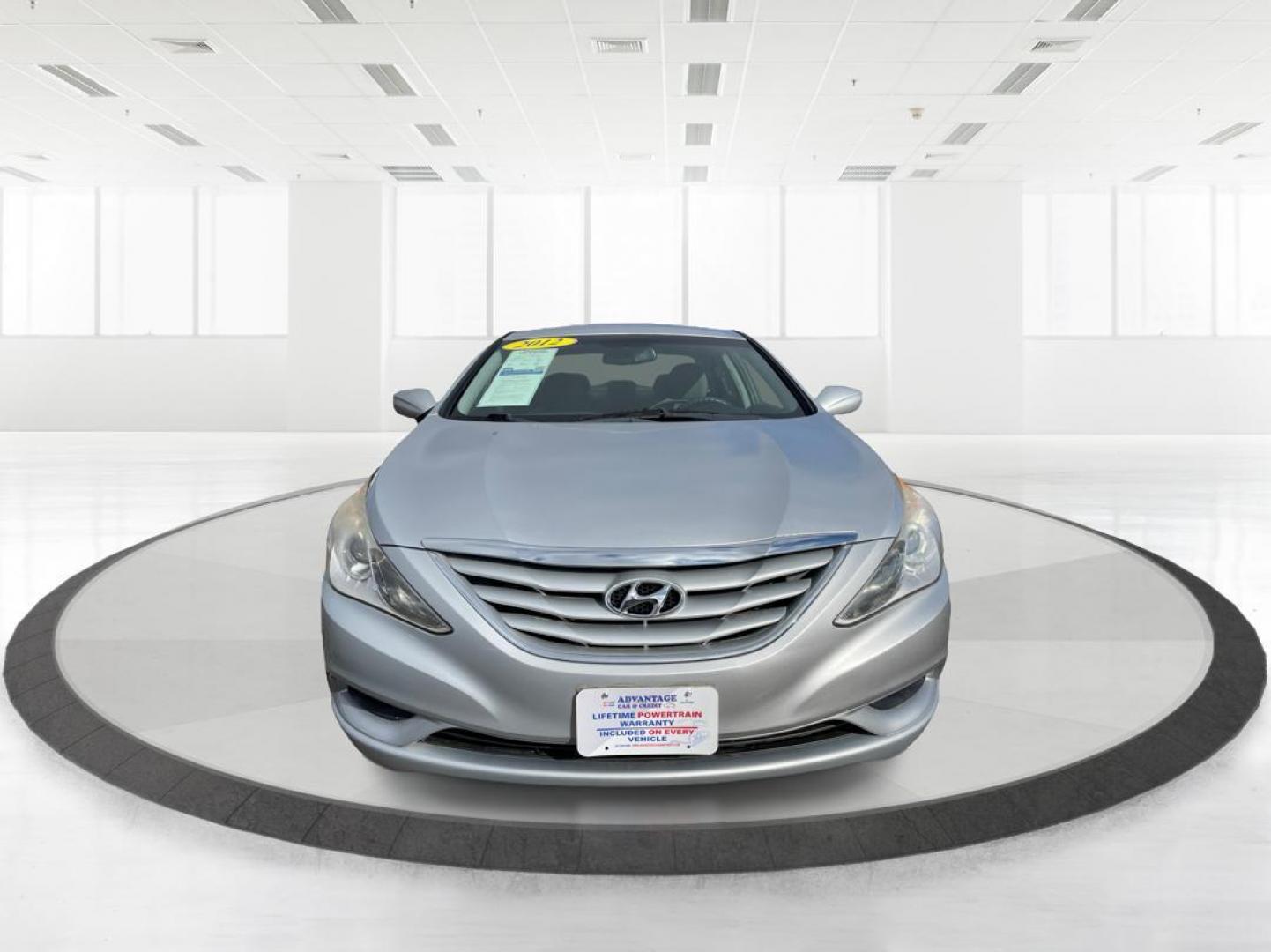 2012 Hyundai Sonata GLS Auto (5NPEB4AC0CH) with an 2.4L L4 DOHC 16V engine, 6-Speed Automatic transmission, located at 4508 South Dixie Dr, Moraine, OH, 45439, (937) 908-9800, 39.689976, -84.218452 - Photo#6