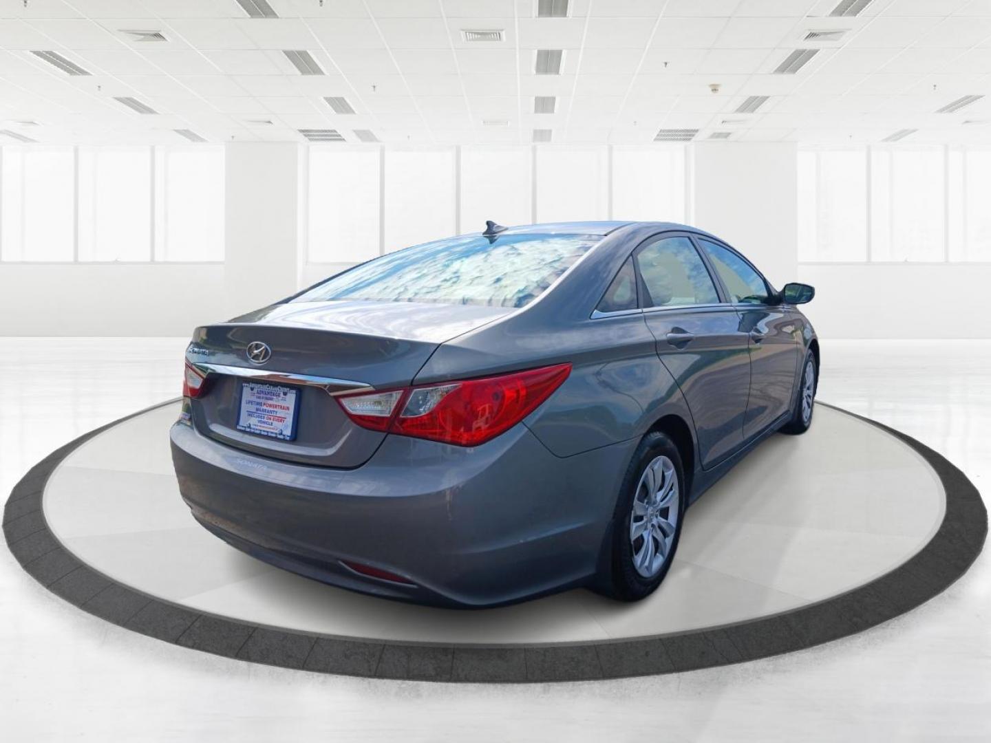 2012 Harbor Gray Metallic Hyundai Sonata (5NPEB4AC3CH) with an 2.4L L4 DOHC 16V engine, 6-Speed Automatic transmission, located at 1099 N County Rd 25A , Troy, OH, 45373, (937) 908-9800, 40.057079, -84.212883 - Photo#2