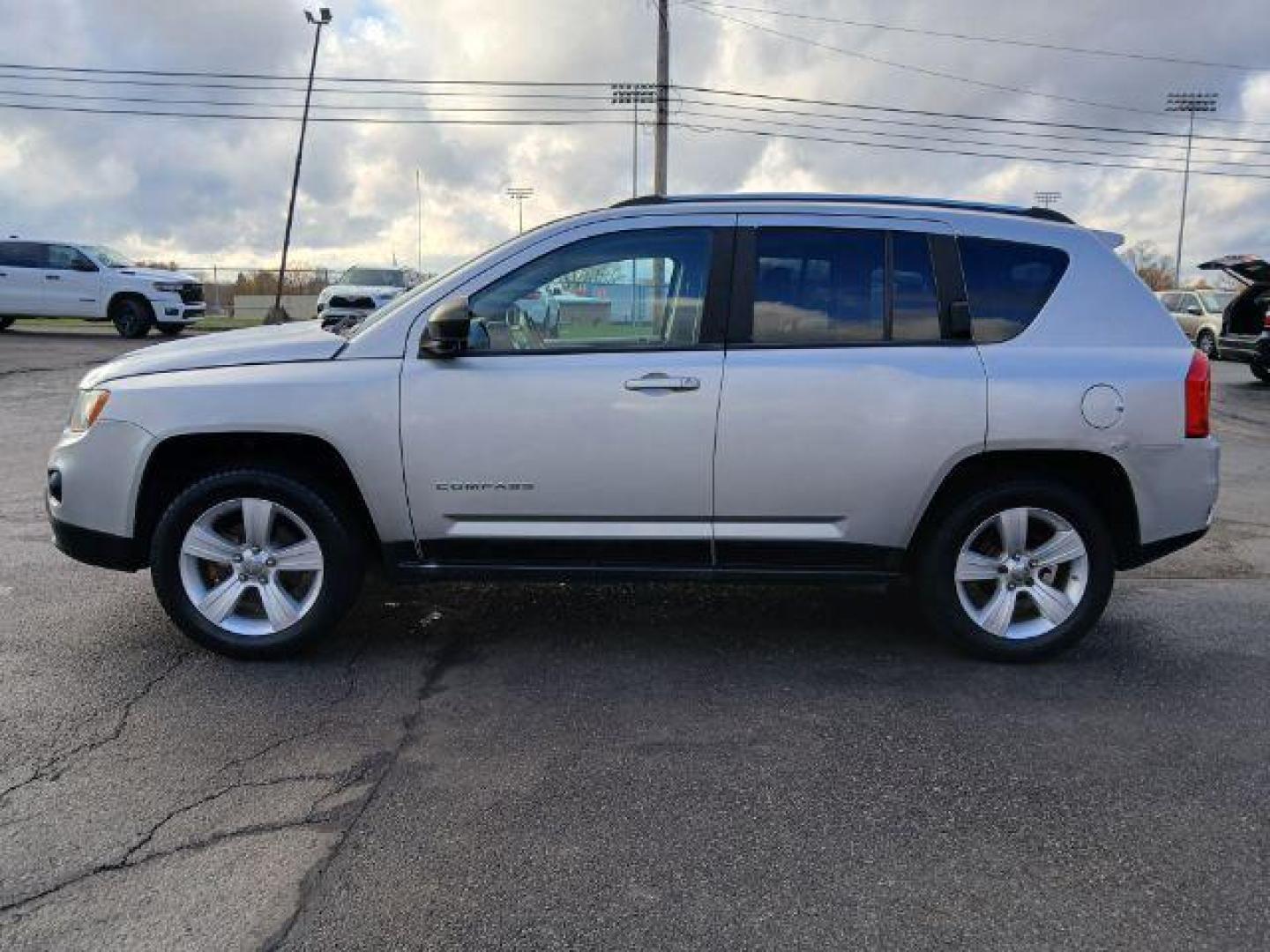 2012 Bright Silver Metallic Jeep Compass Sport 4WD (1C4NJDBB6CD) with an 2.4L L4 DOHC 16V engine, located at 1951 S Dayton Lakeview Rd., New Carlisle, OH, 45344, (937) 908-9800, 39.890999, -84.050255 - 2012 Jeep Compass Sport 4WD - Photo#15