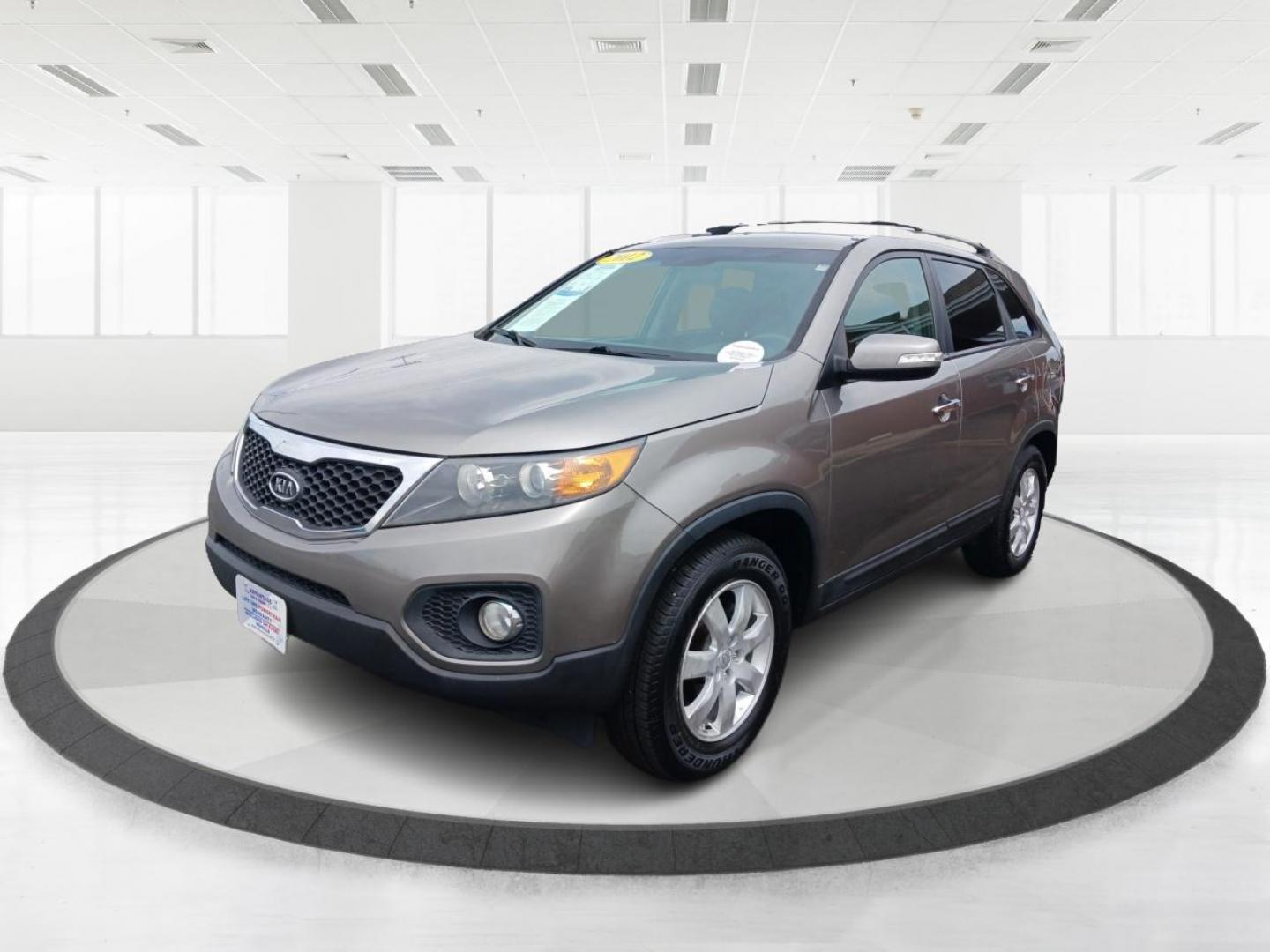 2012 Satin Metal Kia Sorento LX 2WD (5XYKT4A60CG) with an 2.4L L4 DOHC 16V engine, 6-Speed Automatic transmission, located at 401 Woodman Dr, Riverside, OH, 45431, (937) 908-9800, 39.760899, -84.123421 - Photo#7