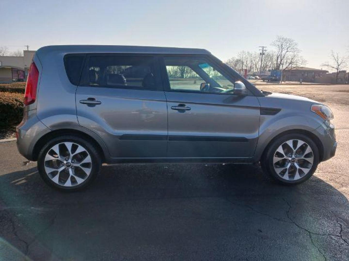 2012 Shadow Metallic Kia Soul ! (KNDJT2A68C7) with an 2.0L L4 DOHC 16V engine, located at 1951 S Dayton Lakeview Rd., New Carlisle, OH, 45344, (937) 908-9800, 39.890999, -84.050255 - Photo#4