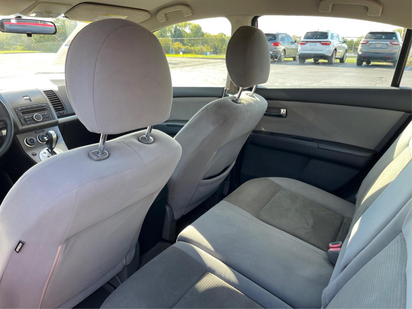 2012 Red Brick Pearl Nissan Sentra 2.0 (3N1AB6AP2CL) with an 2.0L L4 DOHC 16V engine, Continuously Variable Transmission transmission, located at 1184 Kauffman Ave, Fairborn, OH, 45324, (937) 908-9800, 39.807072, -84.030914 - Photo#9