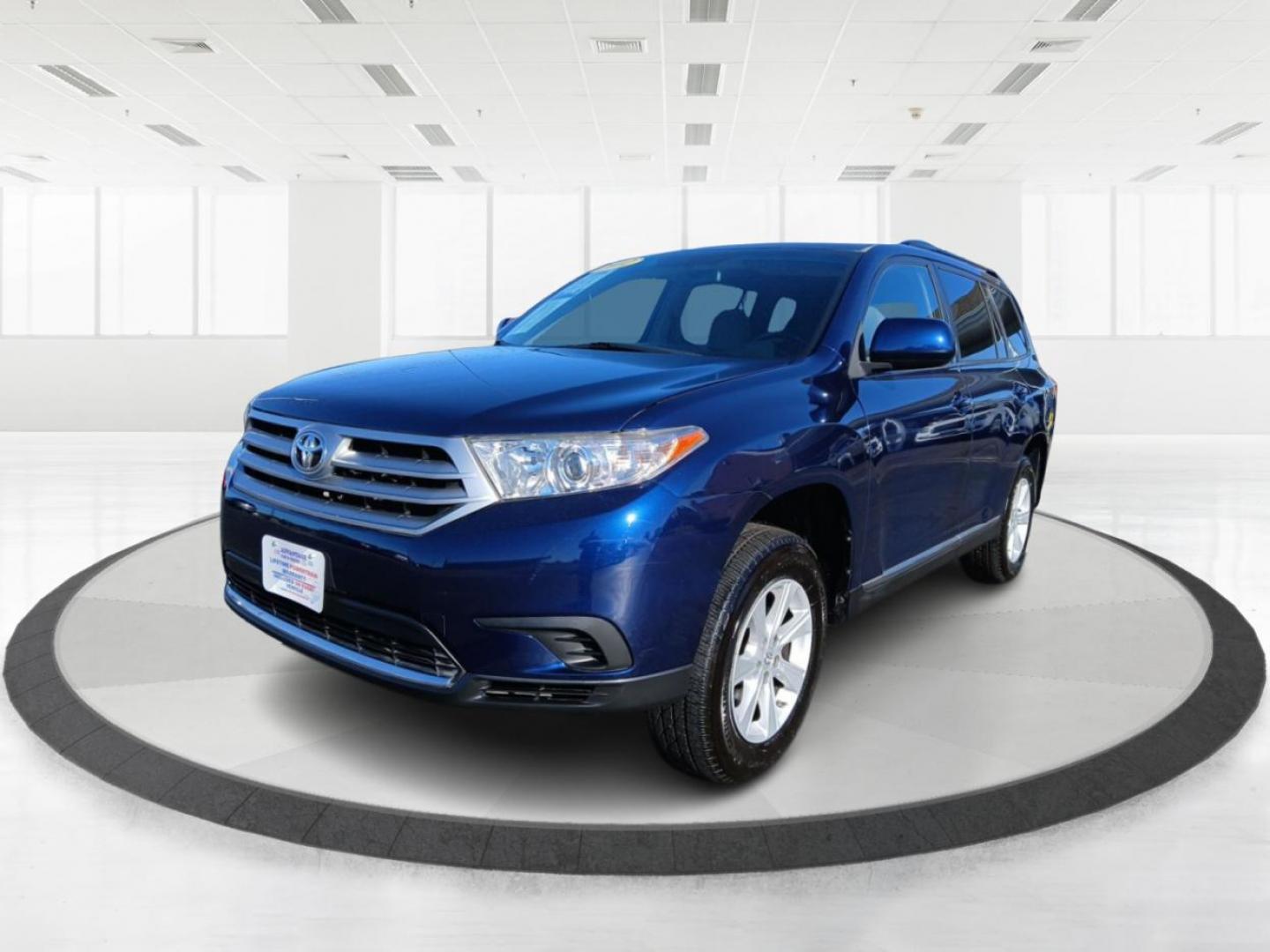 2012 Nautical Blue Metallic Toyota Highlander Base 2WD I4 (5TDZA3EH9CS) with an 2.7L L4 DOHC 16V engine, 5-Speed Automatic transmission, located at 401 Woodman Dr, Riverside, OH, 45431, (937) 908-9800, 39.760899, -84.123421 - Photo#7