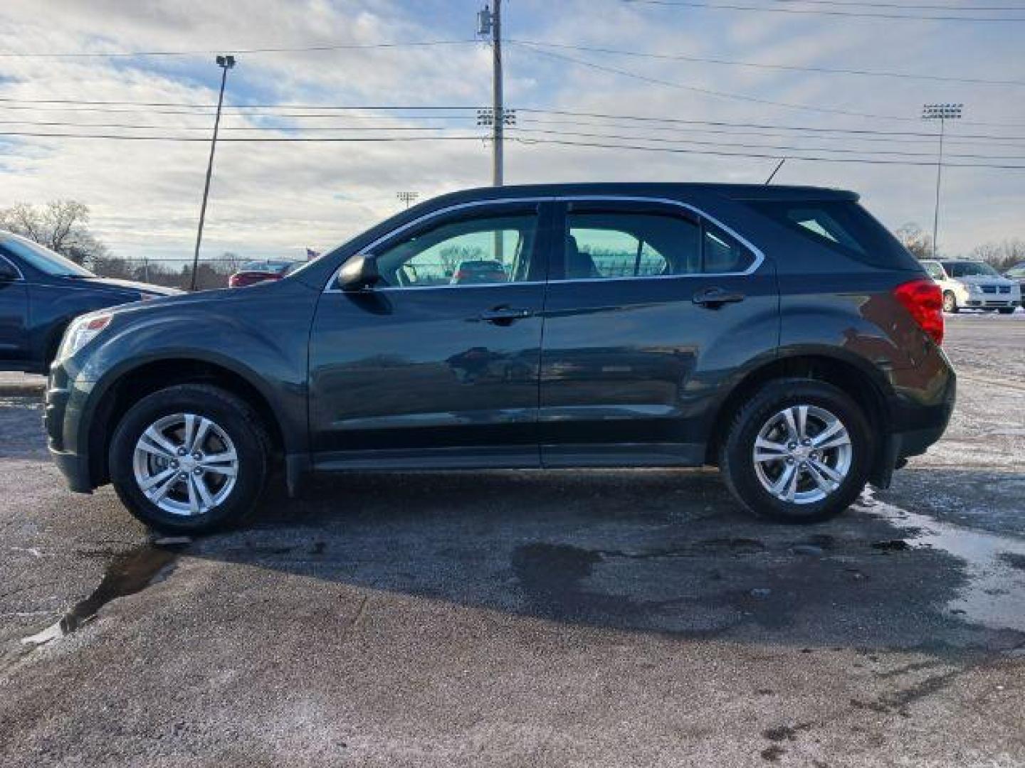 2013 Ashen Gray Metallic Chevrolet Equinox LS 2WD (2GNALBEK1D1) with an 2.4L L4 DOHC 16V engine, 6-Speed Automatic transmission, located at 4508 South Dixie Dr, Moraine, OH, 45439, (937) 908-9800, 39.689976, -84.218452 - Photo#3