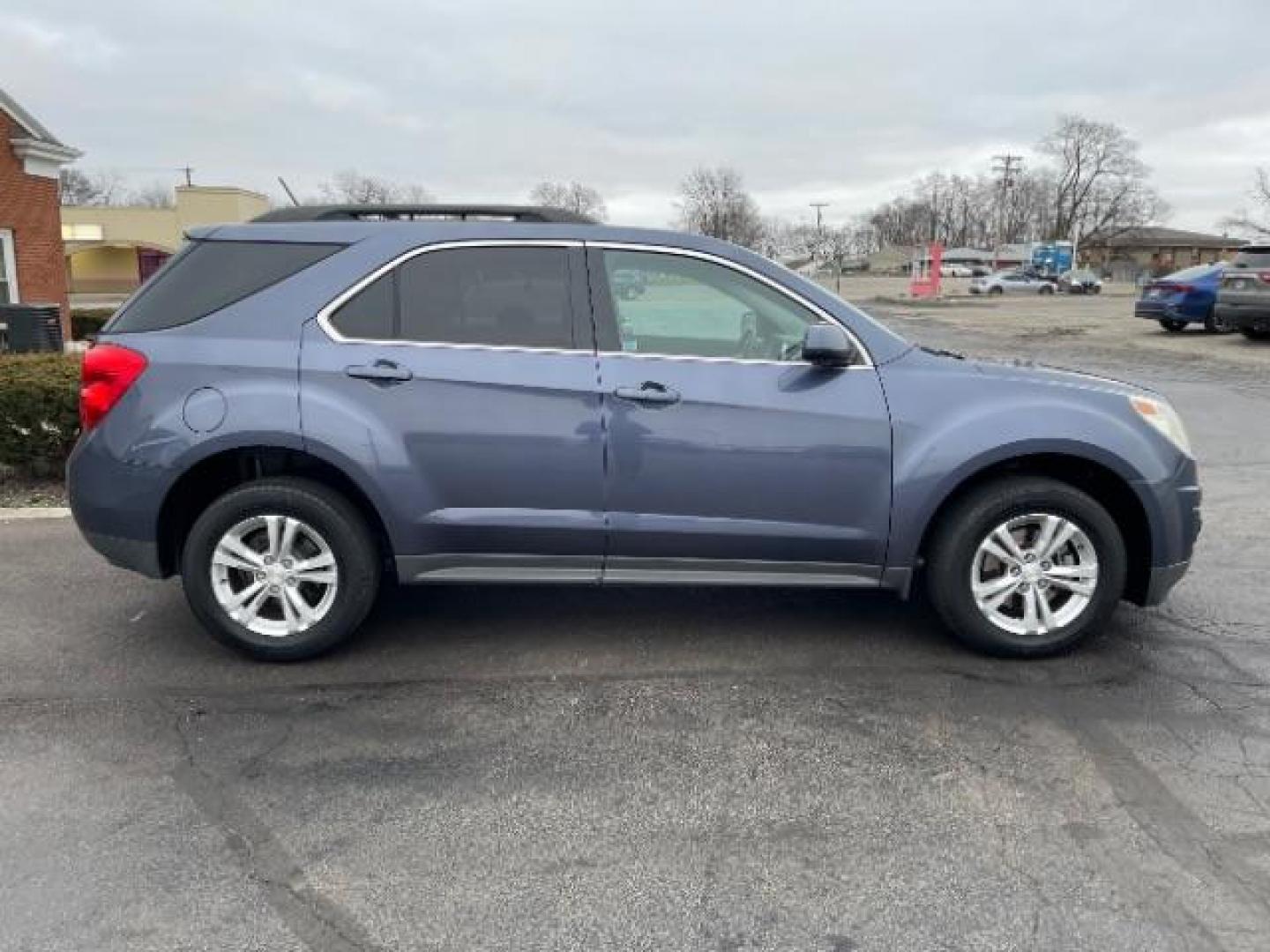 2013 Atlantis Blue Metallic Chevrolet Equinox 1LT AWD (2GNFLEEK2D6) with an 2.4L L4 DOHC 16V engine, 6-Speed Automatic transmission, located at 880 E. National Road, Vandalia, OH, 45377, (937) 908-9800, 39.891918, -84.183594 - Photo#3