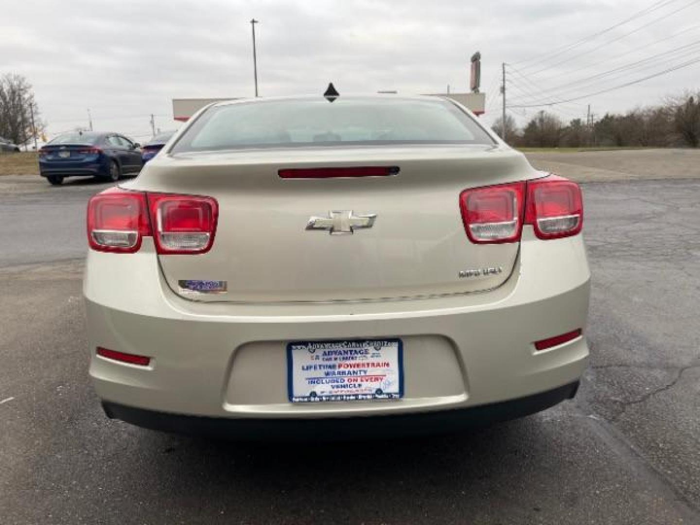 2013 Champagne Silver Metallic Chevrolet Malibu LS (1G11B5SA1DF) with an 2.5L L4 DOHC 16V engine, 6-Speed Automatic transmission, located at 1230 East Main St, Xenia, OH, 45385, (937) 908-9800, 39.688026, -83.910172 - Photo#4