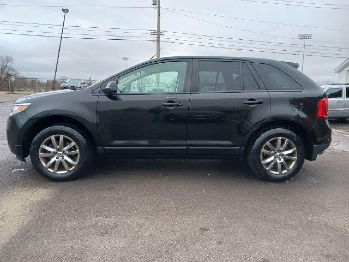 2013 Tuxedo Black Metallic Ford Edge SEL AWD (2FMDK4JC4DB) with an 3.5L V6 DOHC 24V engine, 6-Speed Automatic transmission, located at 4508 South Dixie Dr, Moraine, OH, 45439, (937) 908-9800, 39.689976, -84.218452 - Photo#3