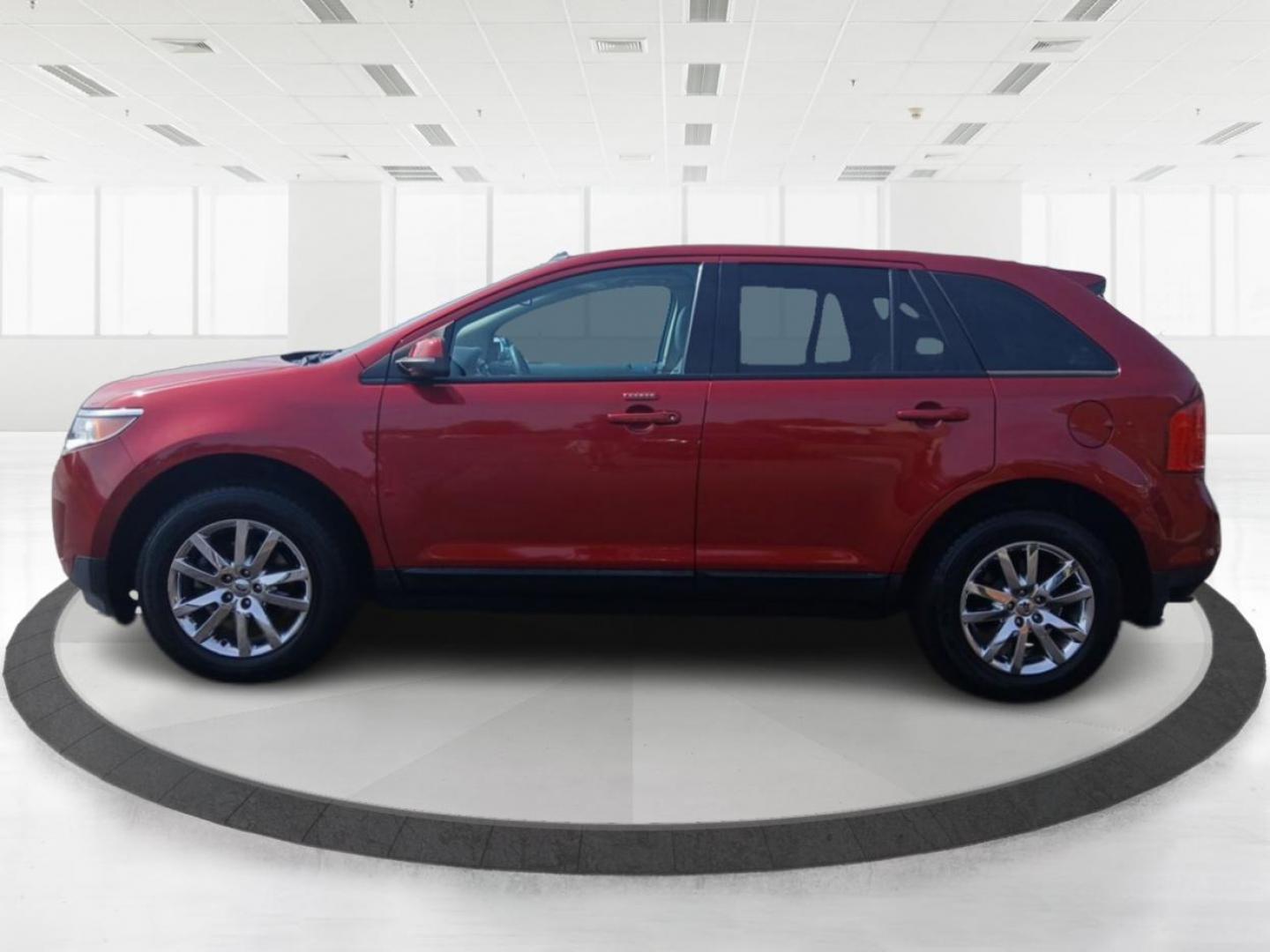 2013 Ruby Red Metallic Ford Edge SEL FWD (2FMDK3JC9DB) with an 3.5L V6 DOHC 24V engine, 6-Speed Automatic transmission, located at 1230 East Main St, Xenia, OH, 45385, (937) 908-9800, 39.688026, -83.910172 - Photo#5