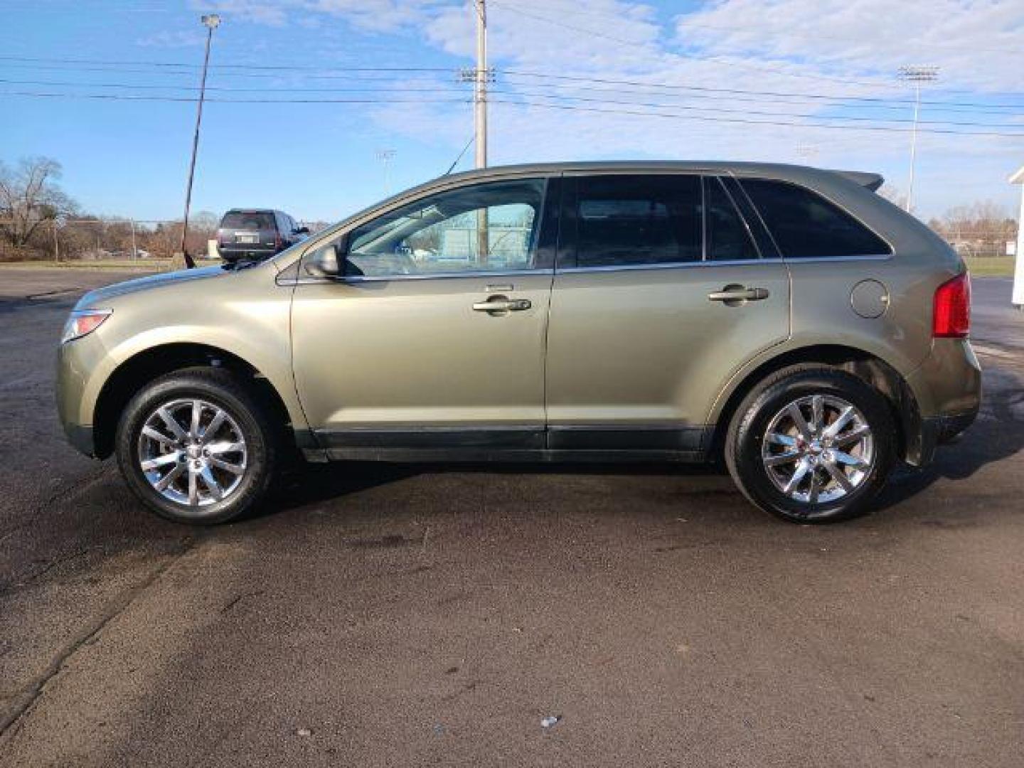 2013 Green Ford Edge Limited AWD (2FMDK4KC3DB) with an 3.5L V6 DOHC 24V engine, 6-Speed Automatic transmission, located at 1099 N County Rd 25A , Troy, OH, 45373, (937) 908-9800, 40.057079, -84.212883 - Photo#3