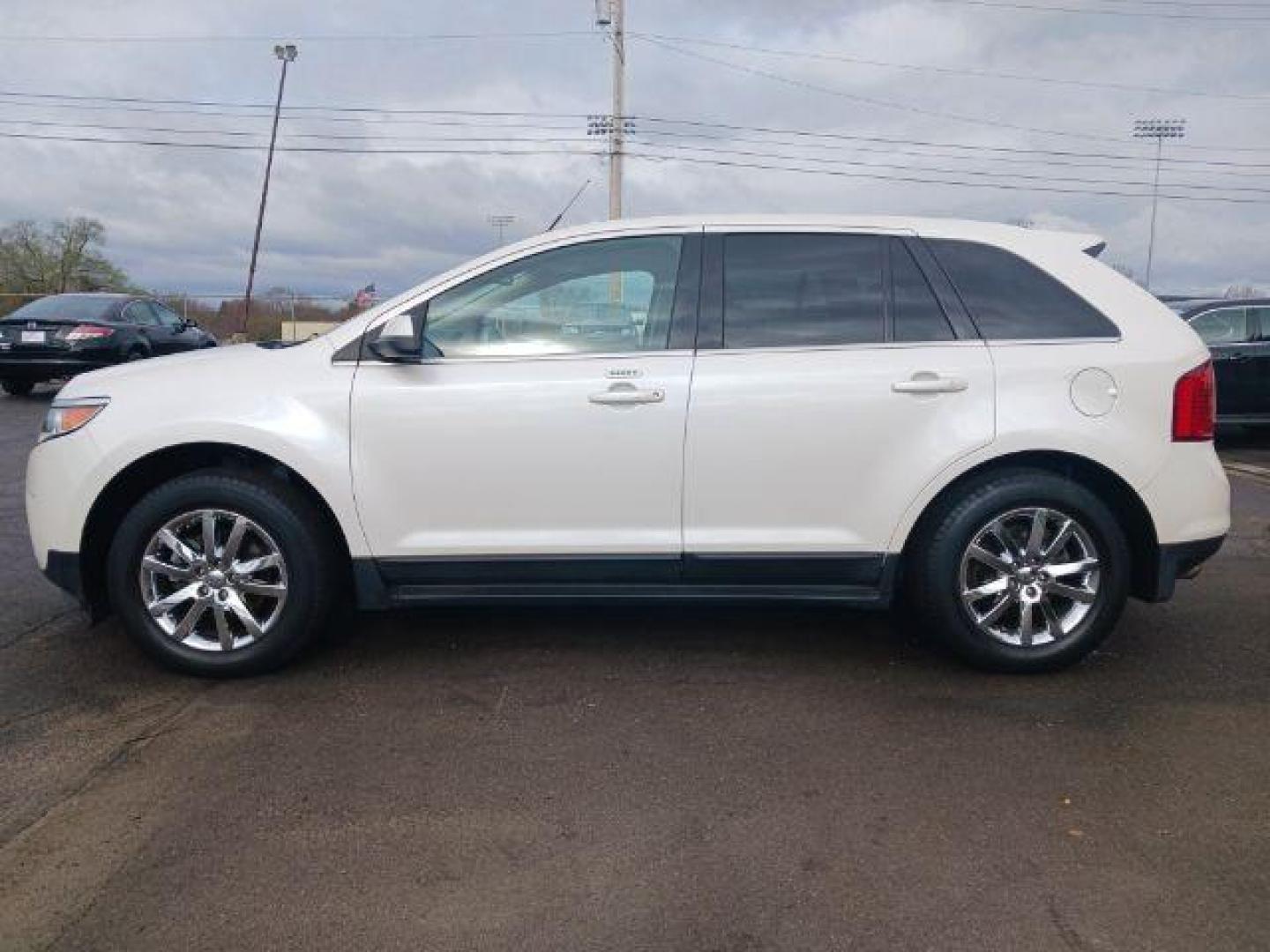 2013 White Platinum Tricoat Metallic Ford Edge Limited FWD (2FMDK3K96DB) with an 2.0L L4 DOHC 16V engine, 6-Speed Automatic transmission, located at 1099 N County Rd 25A , Troy, OH, 45373, (937) 908-9800, 40.057079, -84.212883 - Photo#2