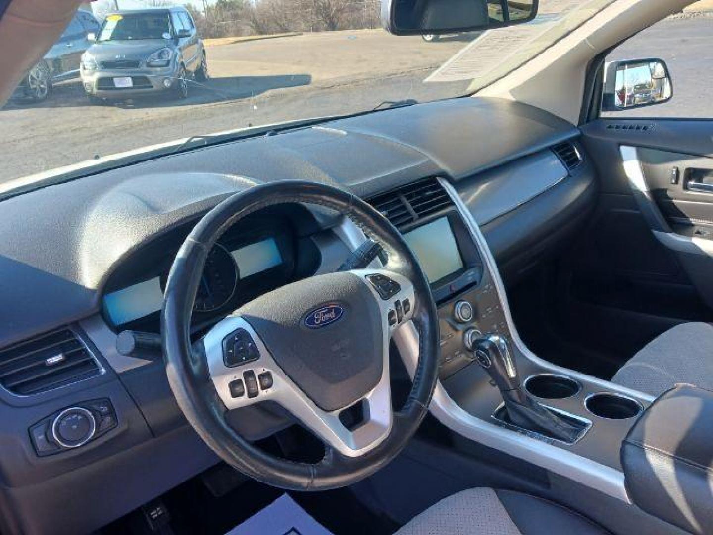 2013 White Platinum Tricoat Metallic Ford Edge SEL AWD (2FMDK4JC5DB) with an 3.5L V6 DOHC 24V engine, 6-Speed Automatic transmission, located at 880 E. National Road, Vandalia, OH, 45377, (937) 908-9800, 39.891918, -84.183594 - Photo#6