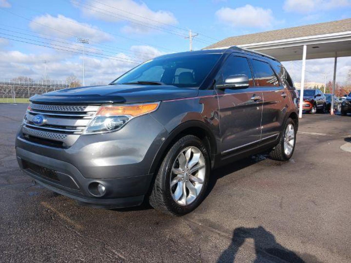 2013 Sterling Grey Metallic Ford Explorer Limited 4WD (1FM5K8F81DG) with an 3.5L V6 DOHC 24V engine, 6-Speed Automatic transmission, located at 1951 S Dayton Lakeview Rd., New Carlisle, OH, 45344, (937) 908-9800, 39.890999, -84.050255 - Photo#2