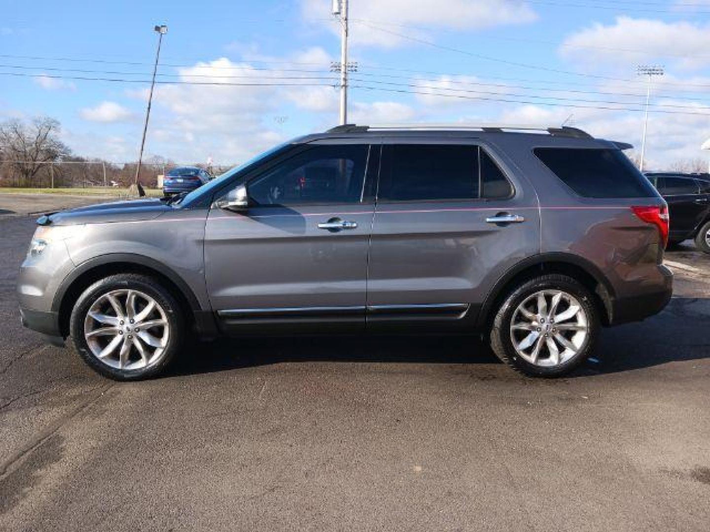 2013 Sterling Grey Metallic Ford Explorer Limited 4WD (1FM5K8F81DG) with an 3.5L V6 DOHC 24V engine, 6-Speed Automatic transmission, located at 1951 S Dayton Lakeview Rd., New Carlisle, OH, 45344, (937) 908-9800, 39.890999, -84.050255 - Photo#3