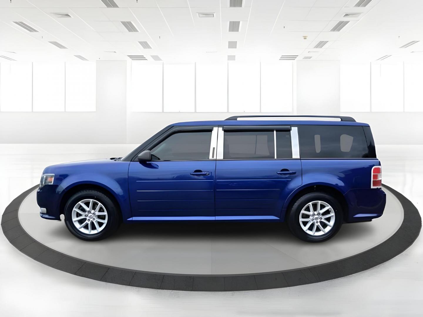 2013 Deep Impact Blue Metallic Ford Flex SE FWD (2FMGK5B8XDB) with an 3.5L V6 DOHC 24V engine, 6-Speed Automatic Overdrive transmission, located at 1951 S Dayton Lakeview Rd., New Carlisle, OH, 45344, (937) 908-9800, 39.890999, -84.050255 - Photo#3